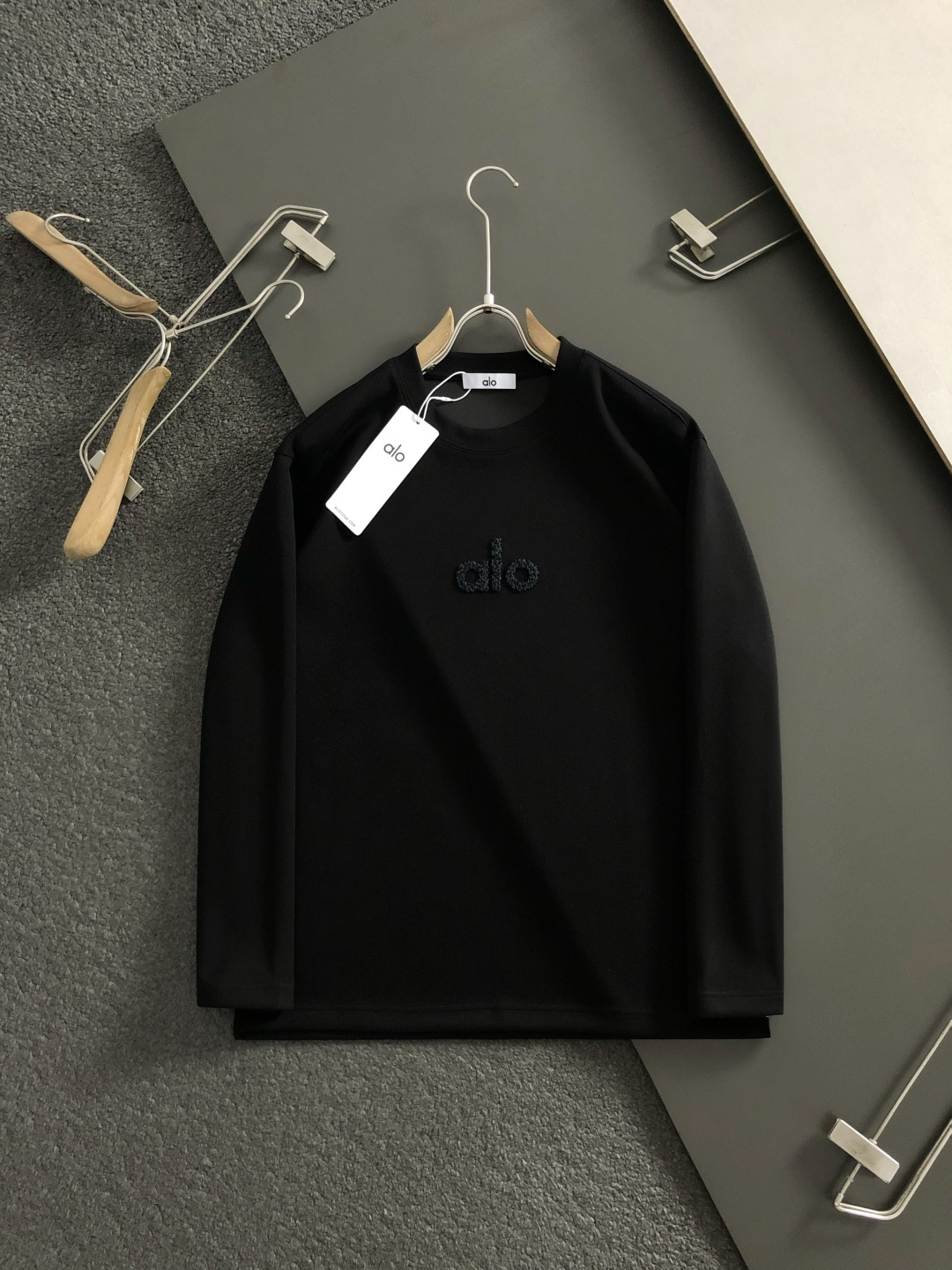 ALO*微宽版型M-XXXL2025秋冬顶级简约款编织绣羊毛混纺长袖卫衣，精致工艺专柜面料，顶级元素融合