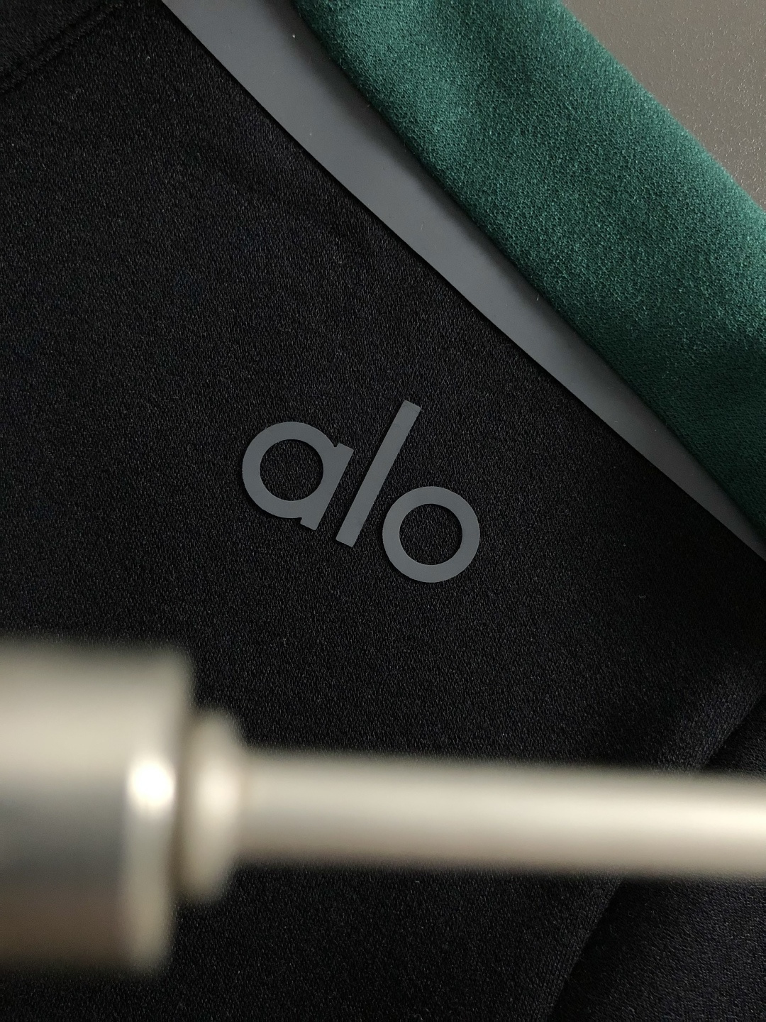 ALO*合身版型M-XXXL2025秋冬顶级双色拼接立领拉链短袖卫衣，精致工艺专柜面料，顶级元素融合打造