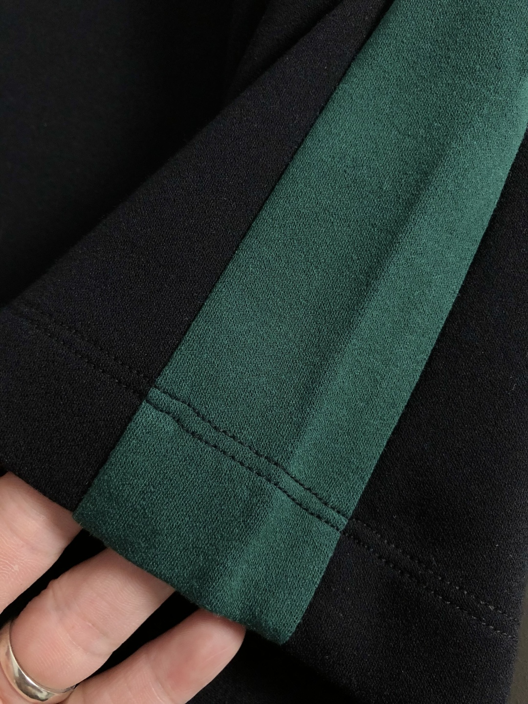 ALO*合身版型M-XXXL2025秋冬顶级双色拼接立领拉链短袖卫衣，精致工艺专柜面料，顶级元素融合打造