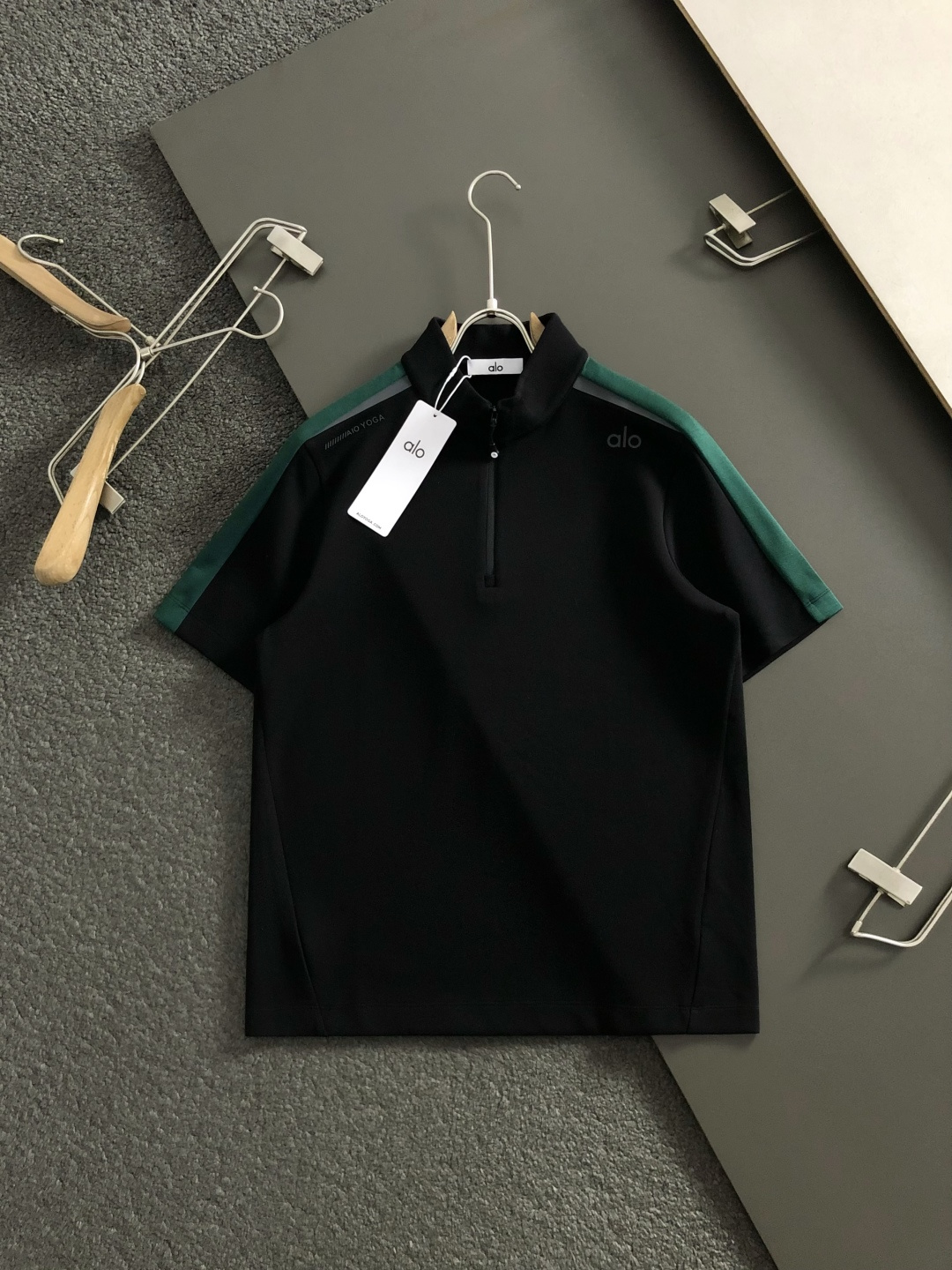 ALO*合身版型M-XXXL2025秋冬顶级双色拼接立领拉链短袖卫衣，精致工艺专柜面料，顶级元素融合打造