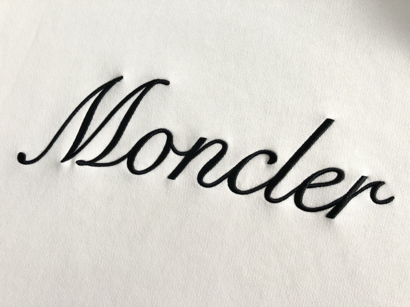 Mon*合身版型S-Xl25秋冬字母刺绣肩部绣标潮牌卫衣，精致工艺专柜面料，顶级元素融合打造，3标齐全，