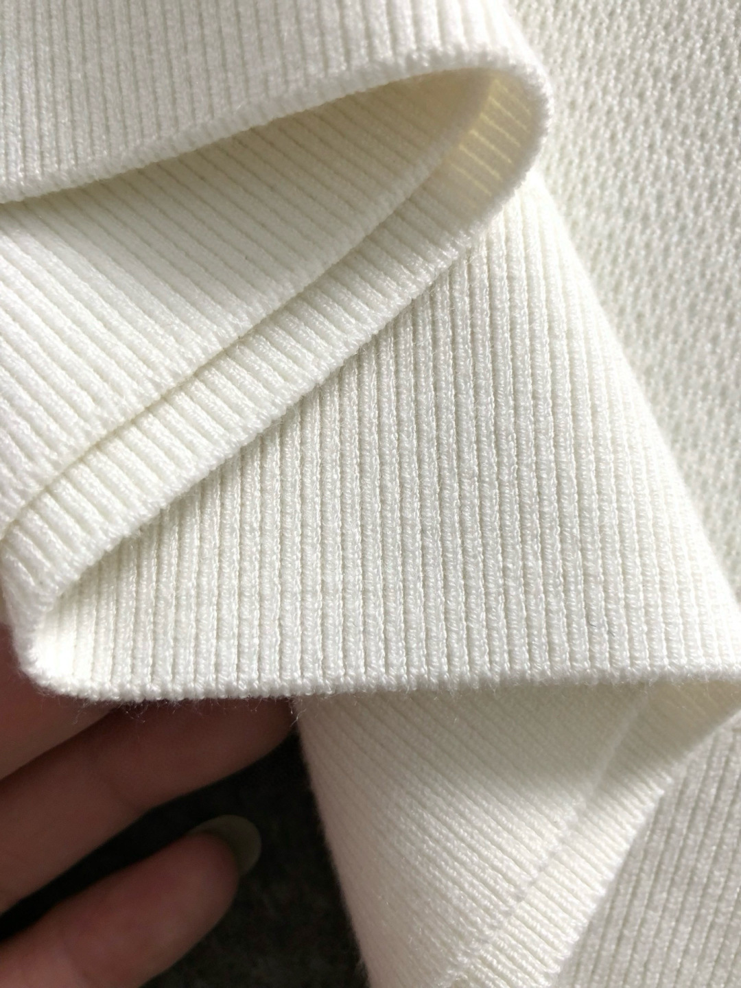 Gucc*合身版型M-XXXL2025秋冬领口提花口袋款刺绣字母翻领羊毛短袖，精致工艺专柜面料，顶级元素