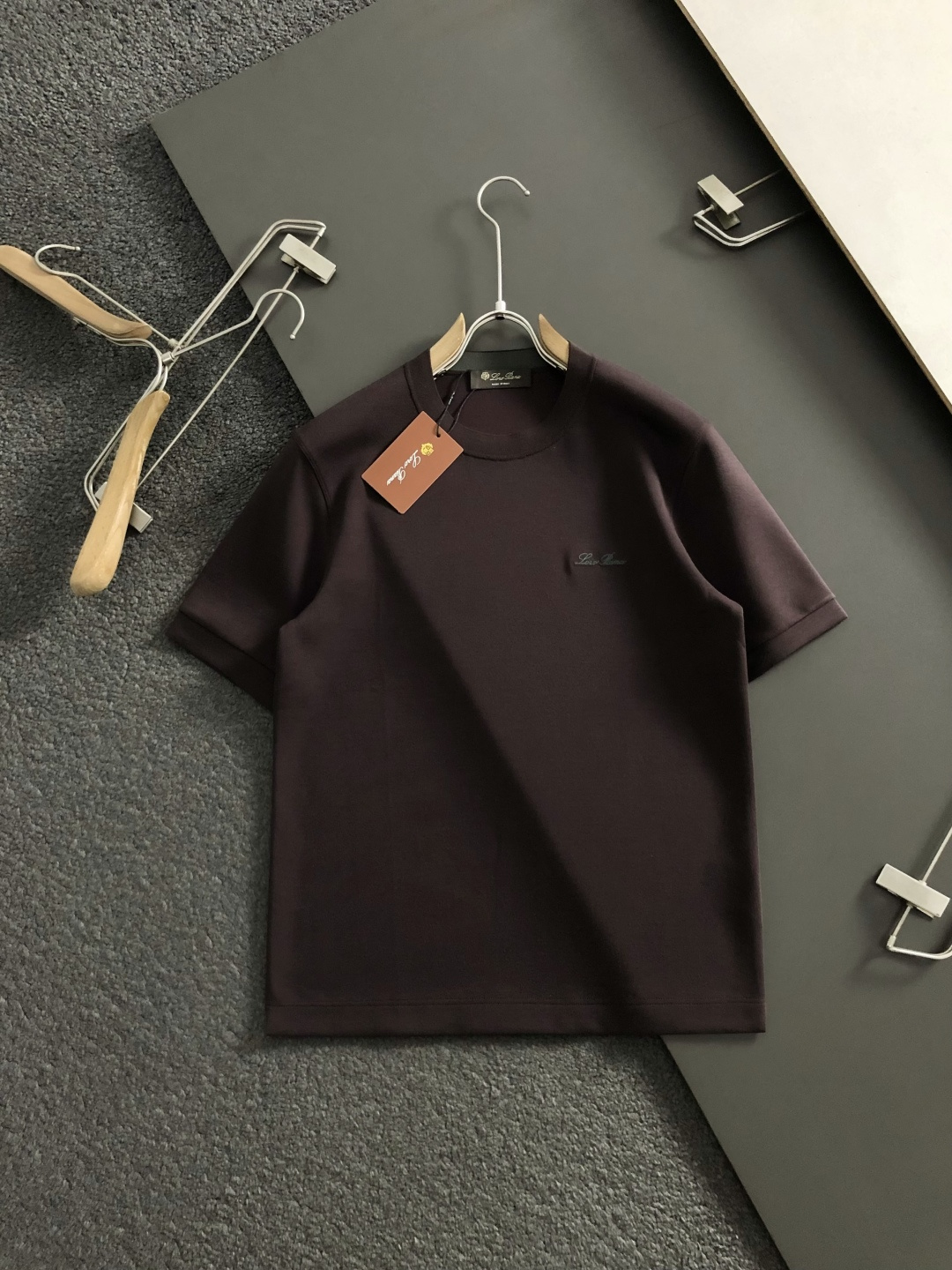 lP🆕*修身版型M-XXXL2025秋冬顶级刺绣简约百搭羊毛短袖，精致工艺专柜面料，顶级元素融合打造，经