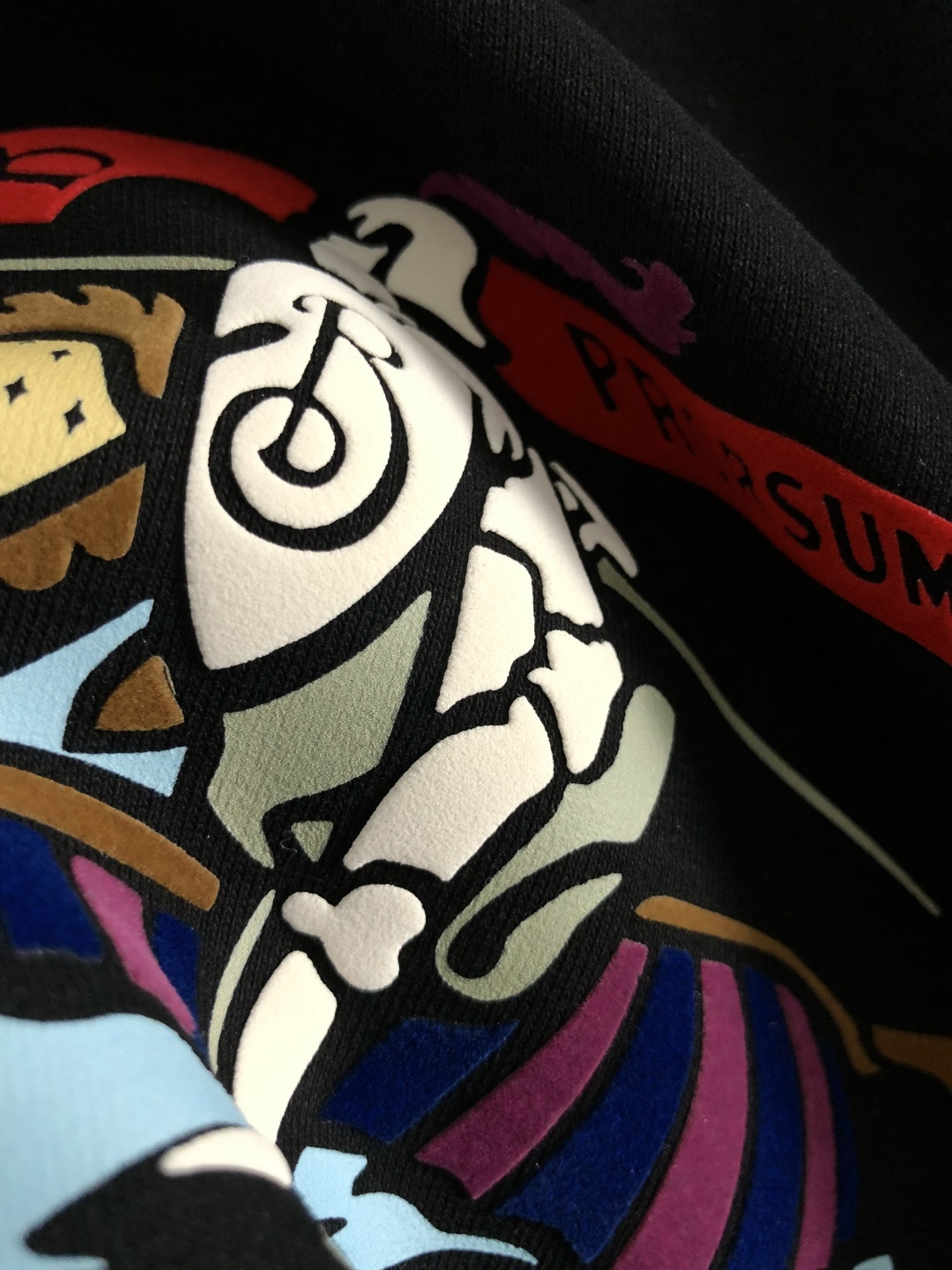 BBR*合身版型M-XXXl2025秋冬黑白双色潮牌连帽卫衣，以经典彩色骑士立体印花为主调，巧妙印花元素