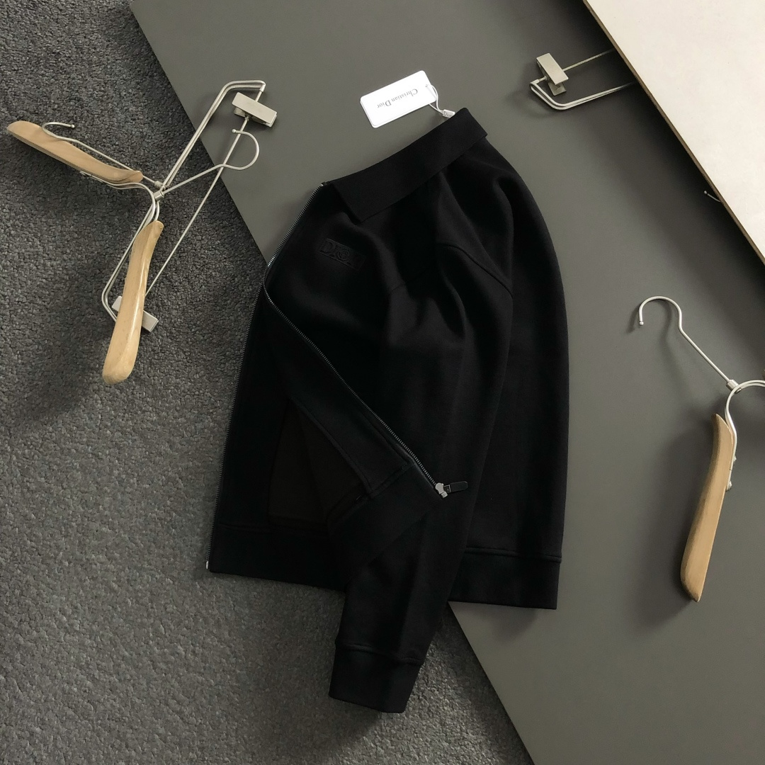 NO:541428,Dir* fit style M-xxxl 25 new solid color versatile knitted wool jacket, counter five financial fit wool cardigan jacket, top-level craftsmanship, casual men and women's same style counter original list, top-level production crafts imported fabric, using imported high-end customized fabric, imported silk thread feels first-class!  Official website for sale!  Code count m-xxxl,,jackets & coats,jackets & coats,alexander wang19860909Dir*合身版型 M-xxxl 25新款纯色百搭针织羊毛夹克,专柜五金融合羊毛开衫外套,顶级工艺打造,休闲男女同款专柜原单,顶级制作工艺进口面料,采用进口高端订制面料,进口丝线手感一流！官网在售！码数m-xxxl,,jackets & coats,jackets & coats,alexander wang,Men's clothing