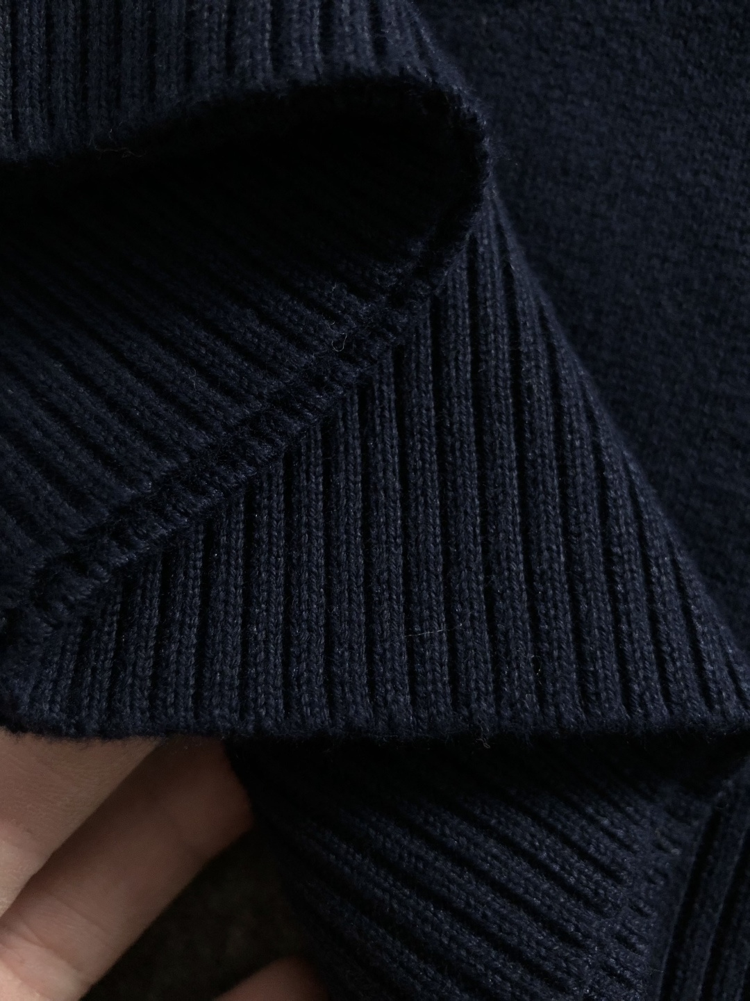 BBR*合身版型S-Xl2025秋冬提花针织衫，以骑士提花撞色主调，巧妙融入拼色元素，打破传统羊毛衫的单