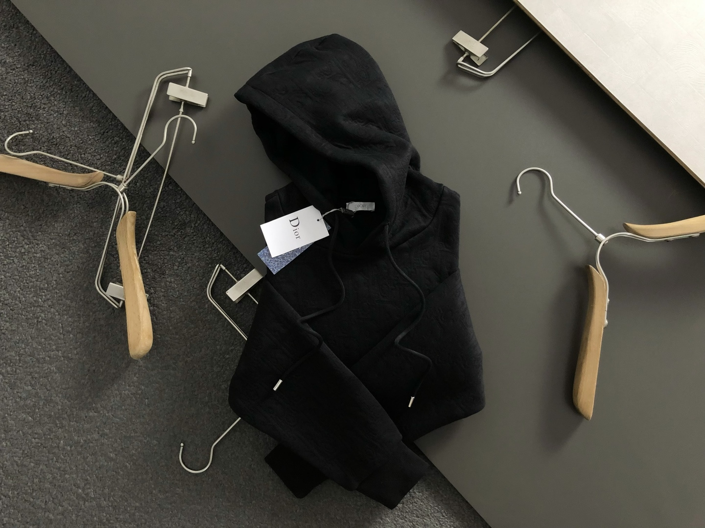 NO:569731,Dir* fit version S-Xl 25 autumn and winter trendy brand hooded sweatshirt, exquisite crafts counter fabrics, top-notch elements, complete 3 standards, trendy men's fashion, both upper body comfort and unparalleled existence 170-140 (s) 175-155 (M) 178-170 (L) 180-180 (XL),, hoodie, sweatshirts, hats, alexander wang19860909Dir*合身版型S-Xl 25秋冬潮牌连帽卫衣,精致工艺专柜面料,顶级元素融合打造,3标齐全,潮男时尚,无论是上身舒适度还是都是无可比拟的存在 170-140(s)175-155(M) 178-170(L)180-180(XL),,hoodie,sweatshirts,hats,alexander wang,Men's clothing