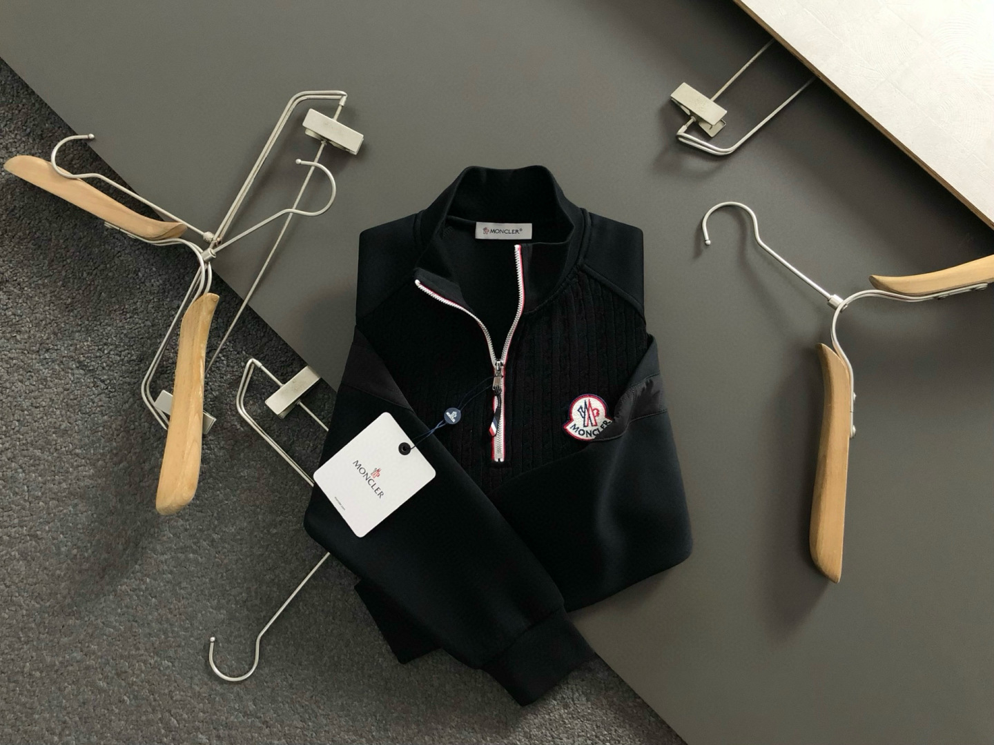 Moncler Zwart Fleece Sweatshirt met Rits en Logo Patch voor Heren