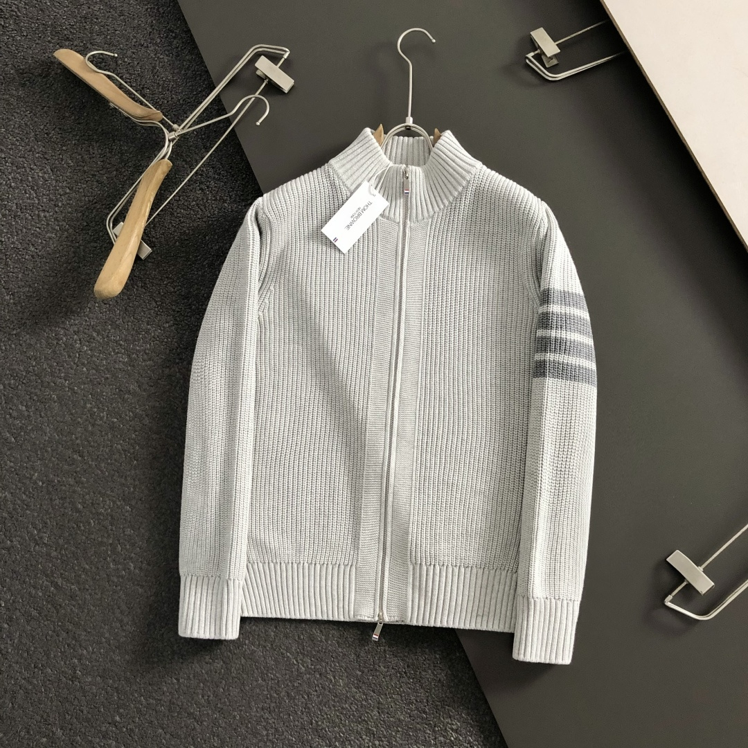 Men's Navy Blue Wool Blend Zip-Up Cardigan with Four-Bar Stripe Detail 6 cmp i1760639806304 8019 0 5