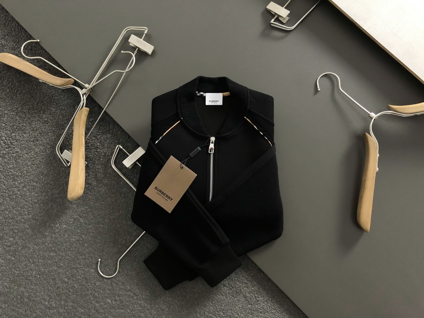 Burberry Veste Zippée Col Montant Homme, Motif à Carreaux et Logo Brodé