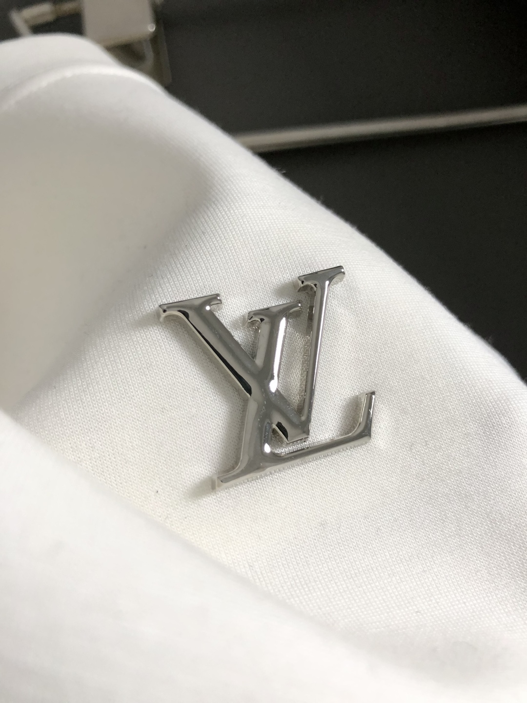 L牌*合身版型M-XXXL2026春夏金属logo压花潮牌短袖，精致工艺专柜面料，顶级元素融合打造，经典