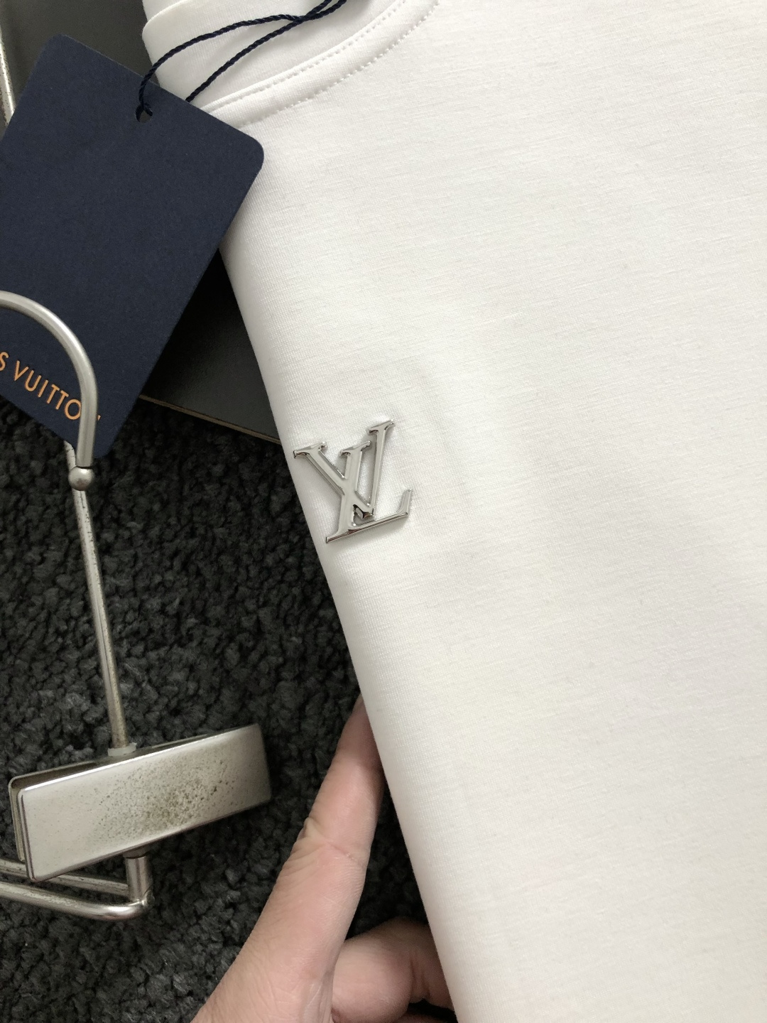 L牌*合身版型M-XXXL2026春夏金属logo压花潮牌短袖，精致工艺专柜面料，顶级元素融合打造，经典