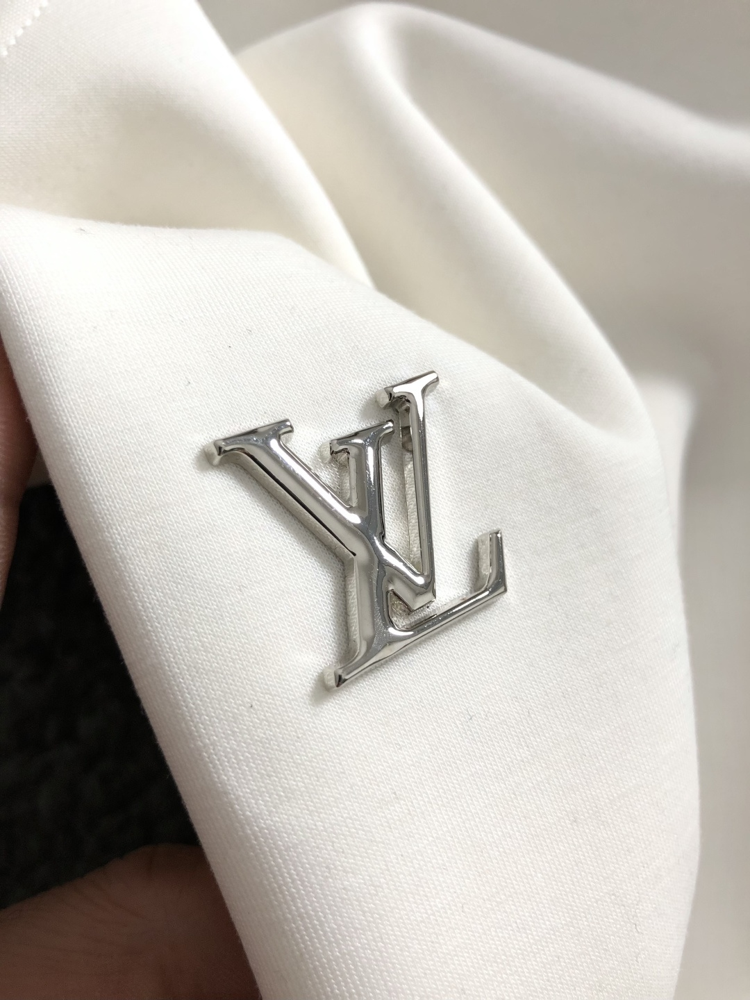 L牌*合身版型M-XXXL2026春夏金属logo压花潮牌短袖，精致工艺专柜面料，顶级元素融合打造，经典