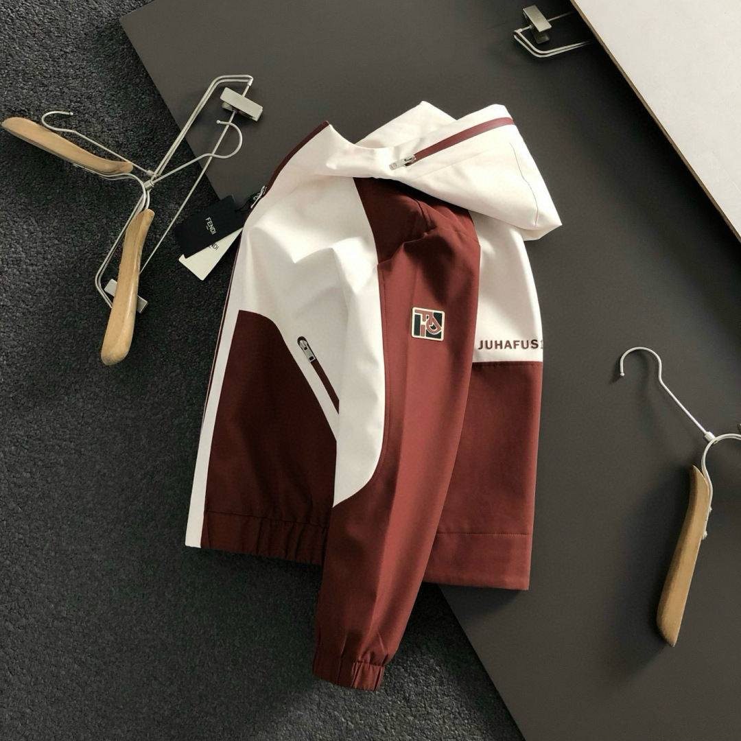 FEND*合身版型M-XXXL25秋冬顶级双色拼接款多多拉链工艺融合FD皮牌薄棉连帽外套，细致顶级工艺专