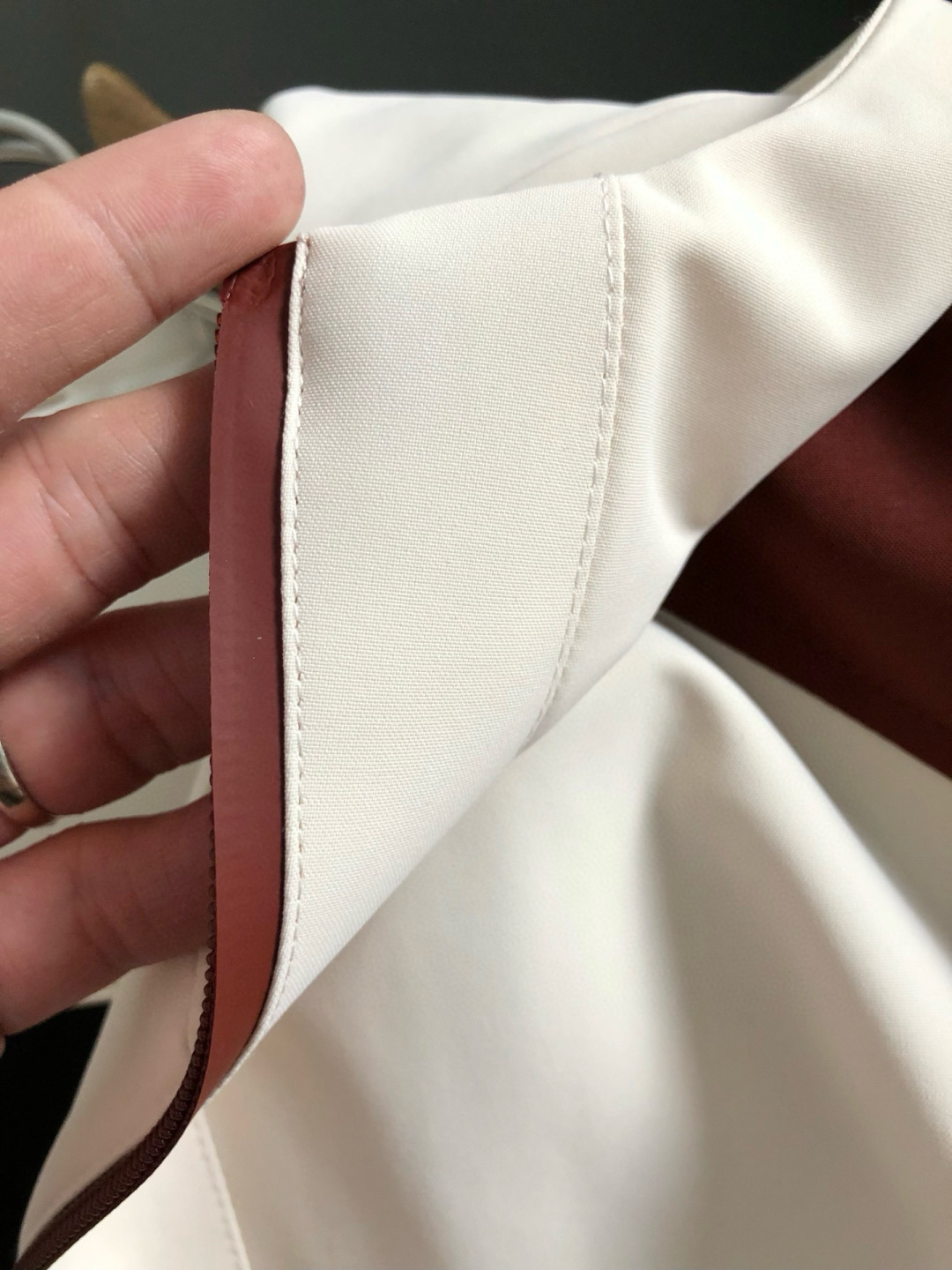 FEND*合身版型M-XXXL25秋冬顶级双色拼接款多多拉链工艺融合FD皮牌薄棉连帽外套，细致顶级工艺专