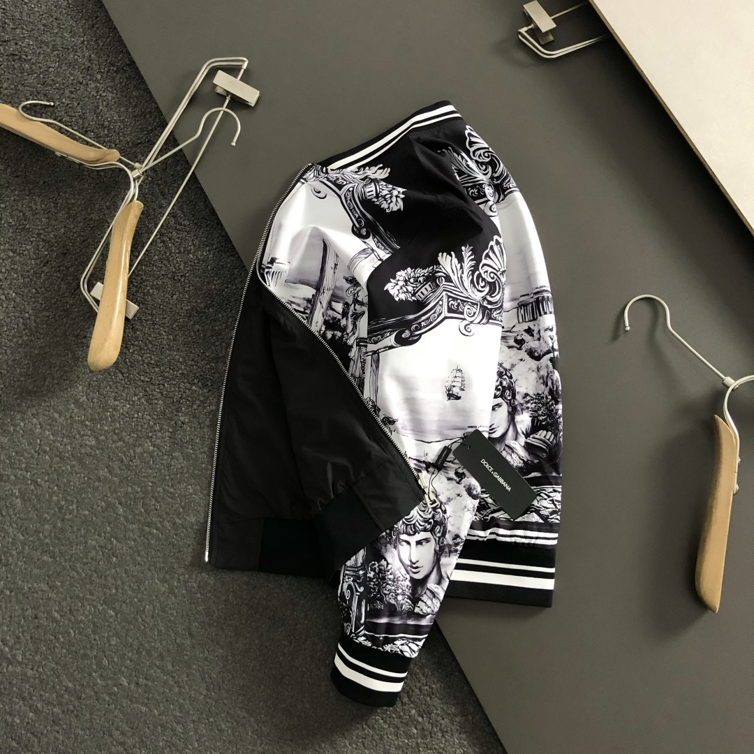 D&G 双面版型m-xxxl25顶级黑色宫廷印花立领双面夹克.反面纯色百搭铁牌logo外套，专柜潮流休闲