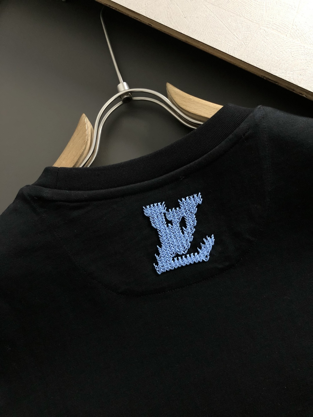 L牌*合身版型M-XXXL2026春夏编织绣潮牌短袖，精致工艺专柜面料，顶级元素融合打造，经典短袖3标齐