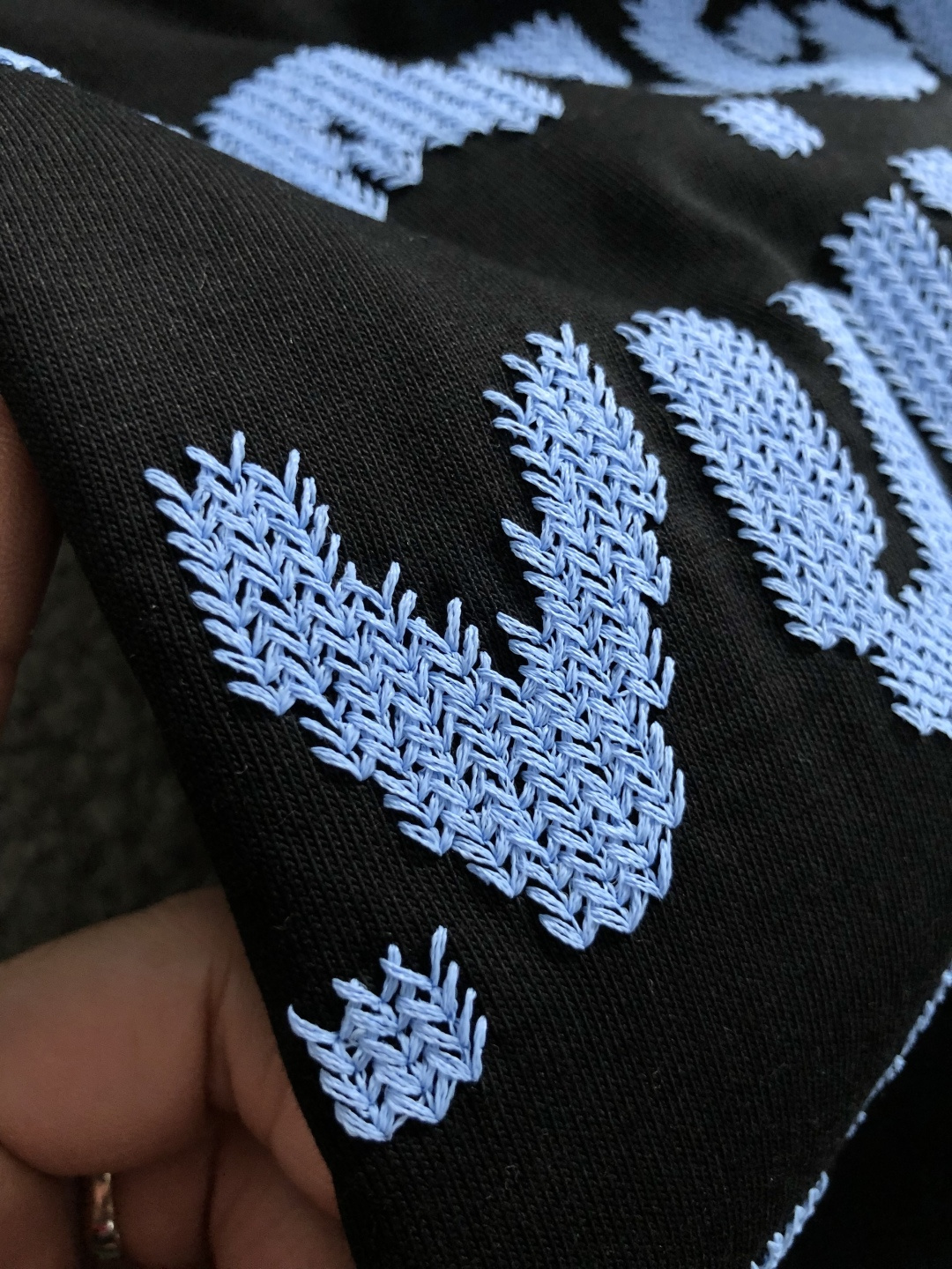 L牌*合身版型M-XXXL2026春夏编织绣潮牌短袖，精致工艺专柜面料，顶级元素融合打造，经典短袖3标齐