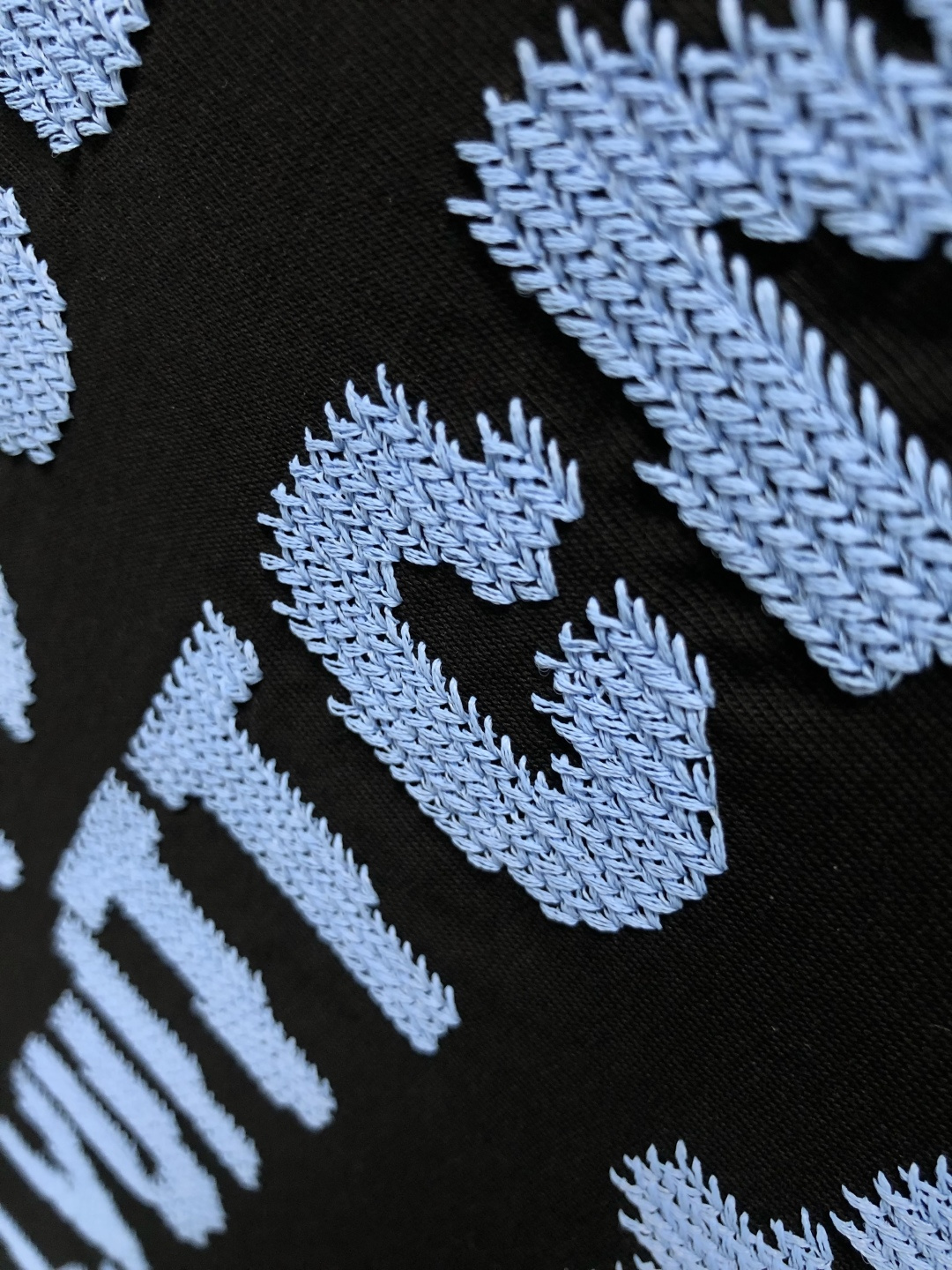 L牌*合身版型M-XXXL2026春夏编织绣潮牌短袖，精致工艺专柜面料，顶级元素融合打造，经典短袖3标齐