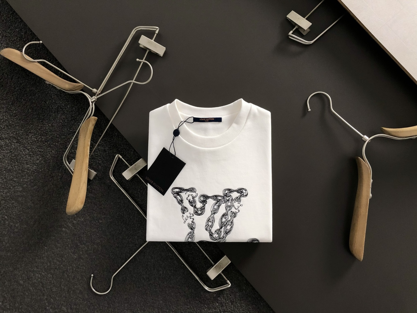 L牌*微宽版型S-Xl25最新最顶级线绣圆领卫衣，最顶级的品质专柜原单短袖，顶级制作工艺进口面料，专柜款