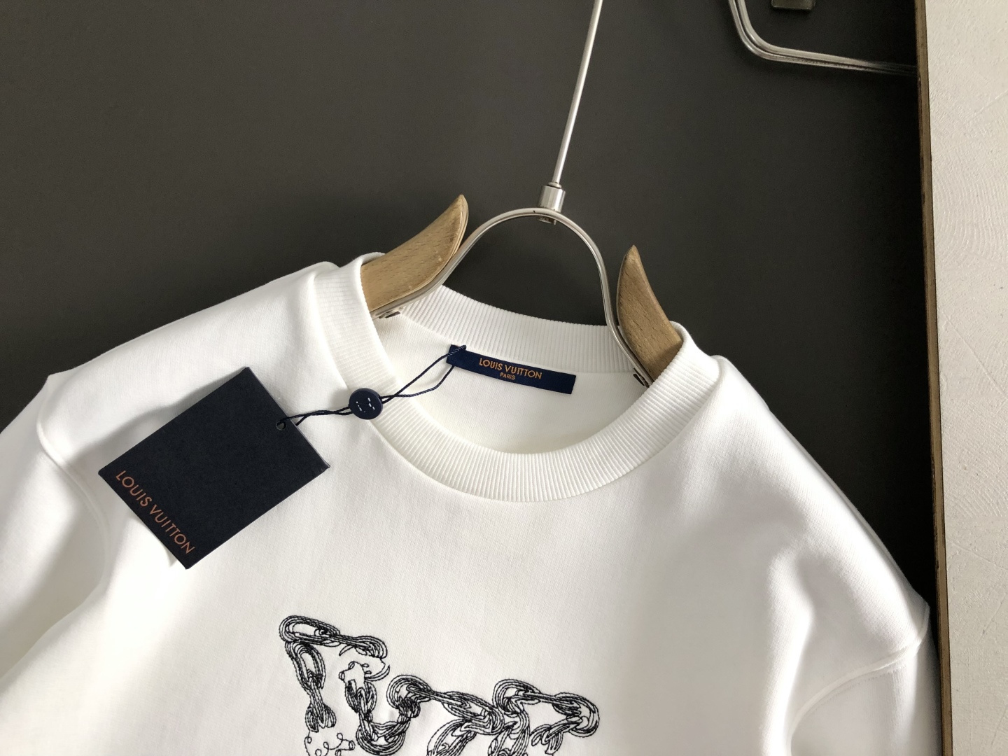 L牌*微宽版型S-Xl25最新最顶级线绣圆领卫衣，最顶级的品质专柜原单短袖，顶级制作工艺进口面料，专柜款