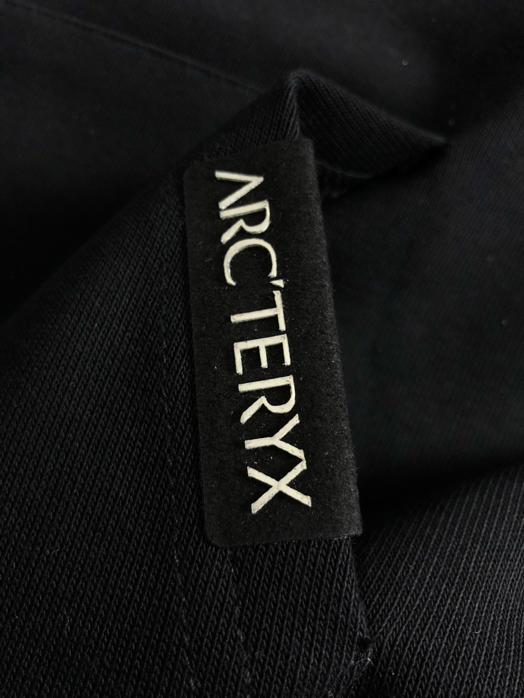 SZN*套装版型M-XXXl2025秋冬潮牌印花拉链套装，以拉链口袋字母印花点缀为主调，巧妙融入经典配色