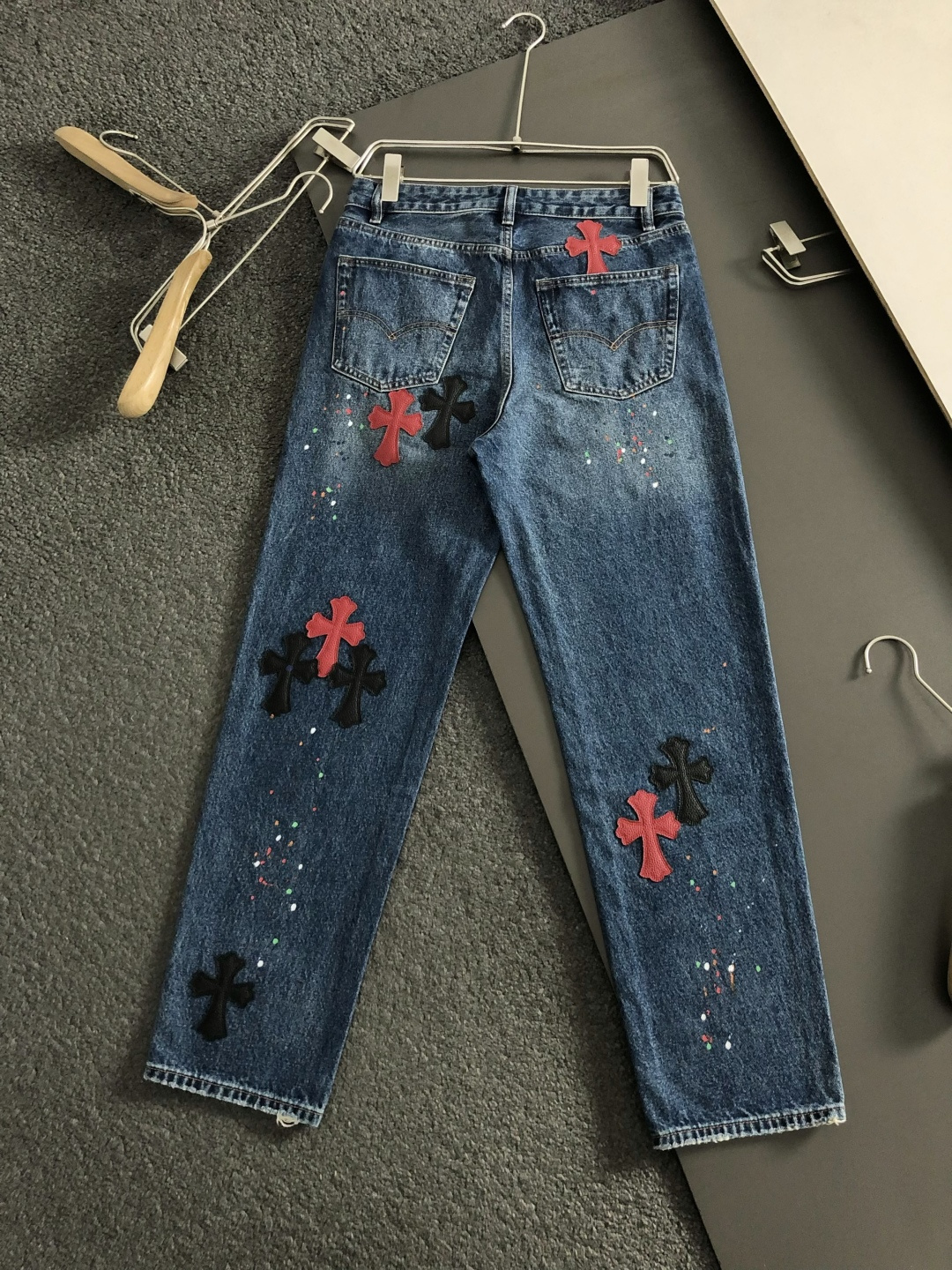 Ch*合身版型S-XXl25秋冬牛王顶级深蓝色十字贴皮牛仔裤，精致工艺专柜面料，顶级元素融合打造，3标齐