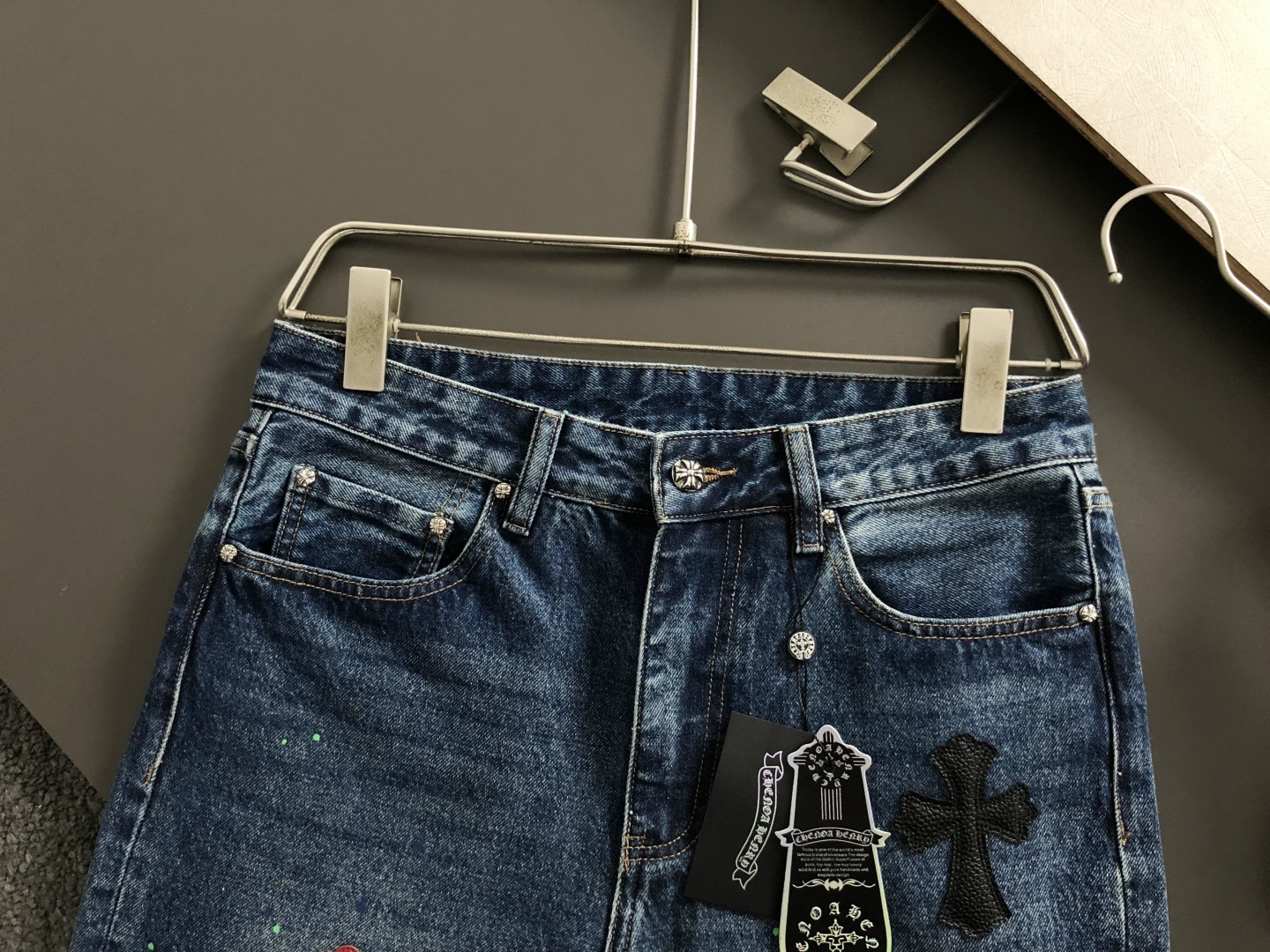 Ch*合身版型S-XXl25秋冬牛王顶级深蓝色十字贴皮牛仔裤，精致工艺专柜面料，顶级元素融合打造，3标齐