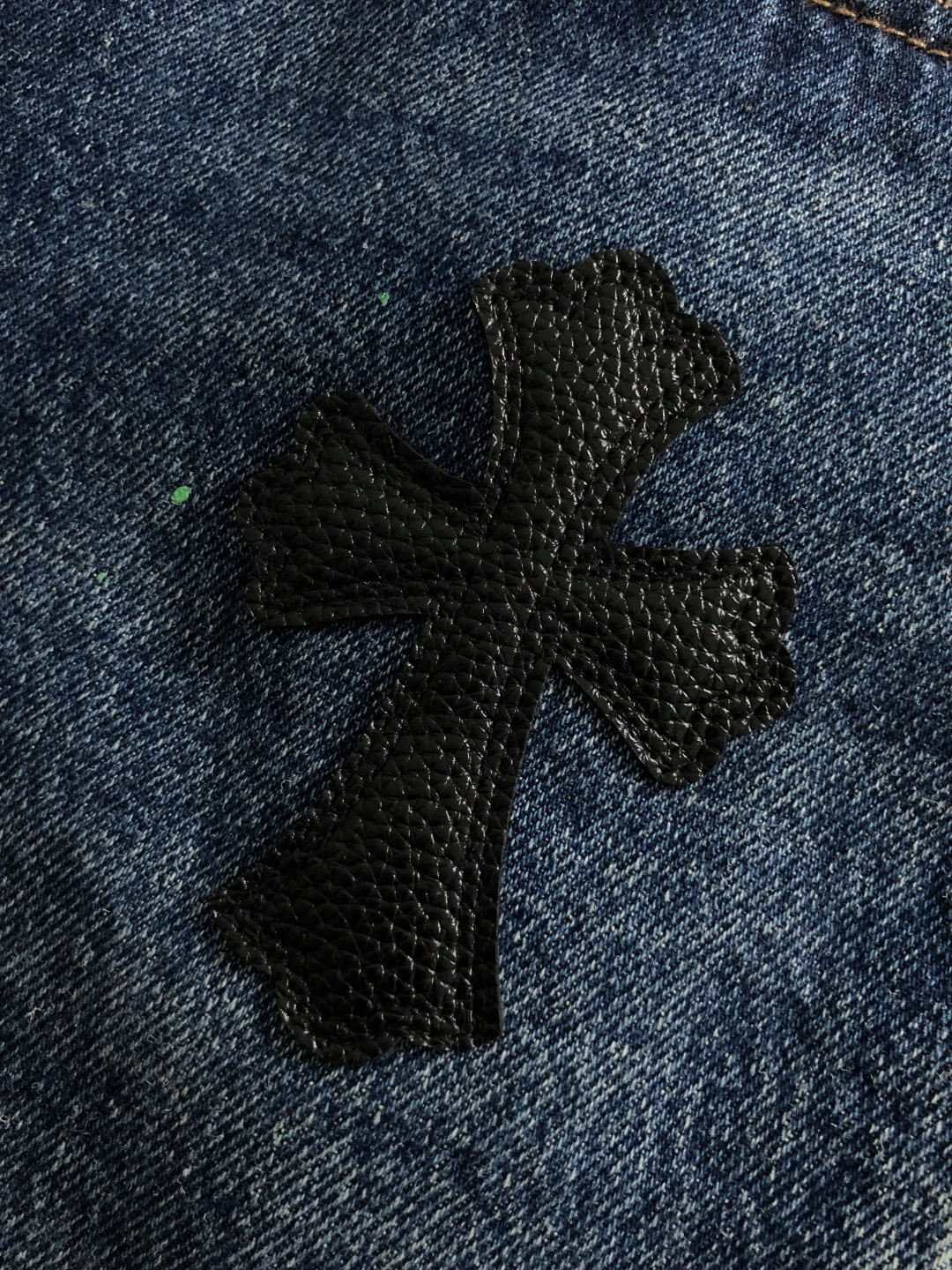 Ch*合身版型S-XXl25秋冬牛王顶级深蓝色十字贴皮牛仔裤，精致工艺专柜面料，顶级元素融合打造，3标齐