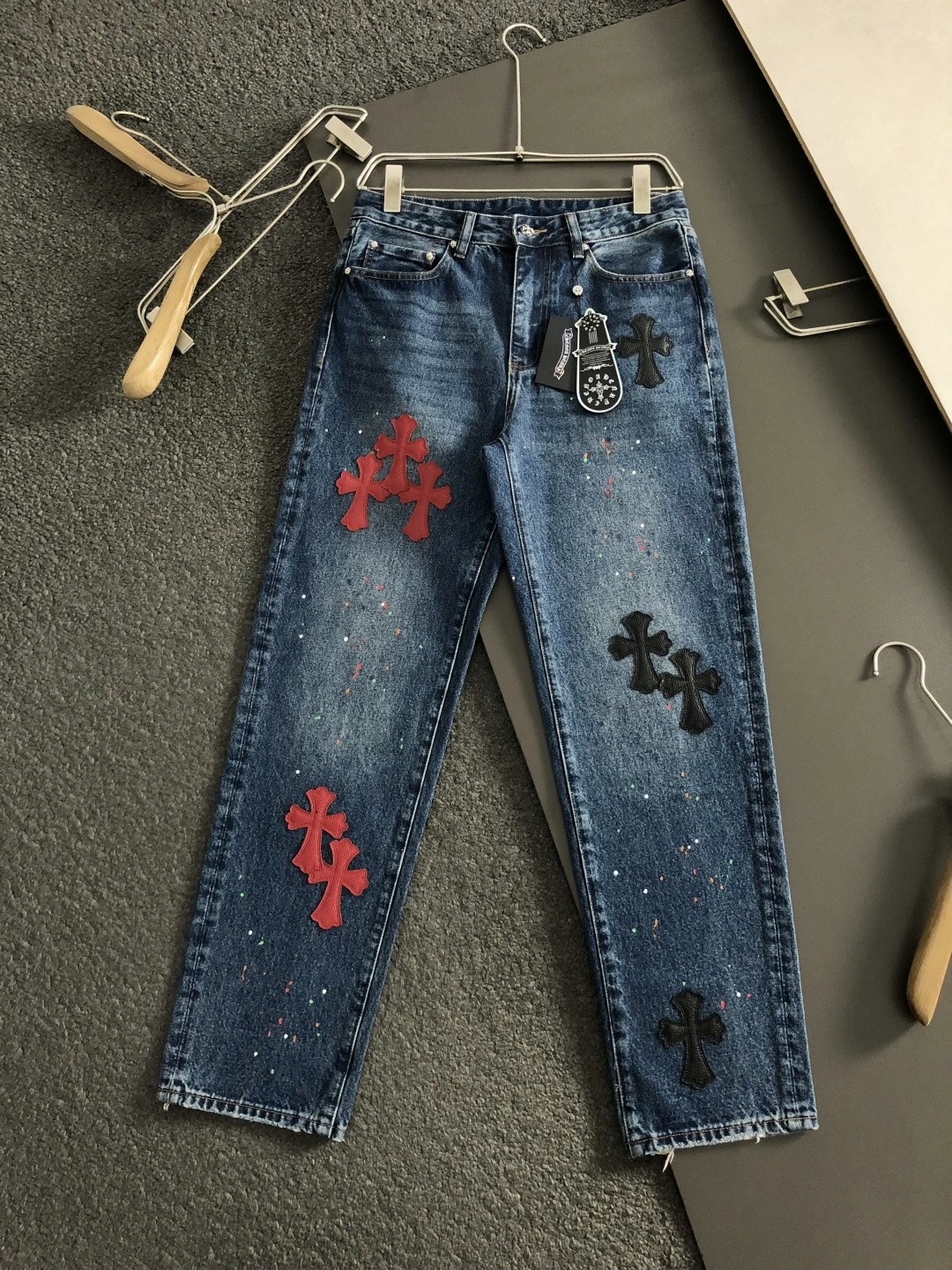 Ch*合身版型S-XXl25秋冬牛王顶级深蓝色十字贴皮牛仔裤，精致工艺专柜面料，顶级元素融合打造，3标齐