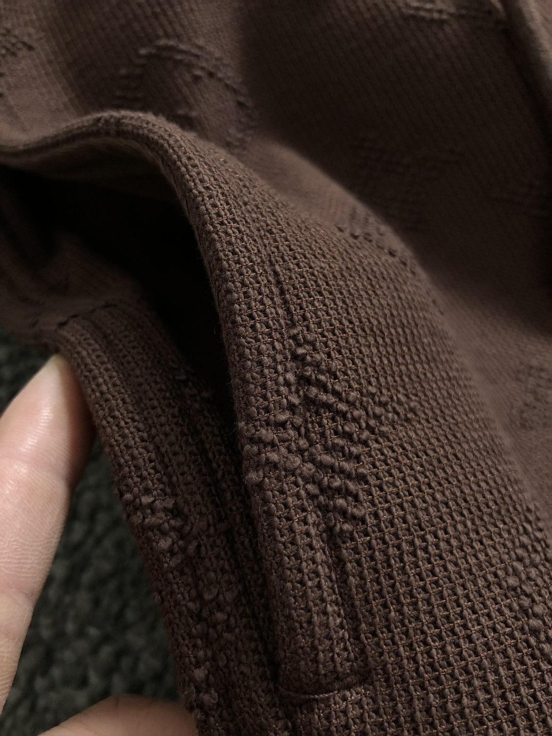 L牌*合身版型s-Xl2025秋冬拉链加绒休闲裤，以满幅老花提花元素点缀为主调，融入字母烧花元素，打破传