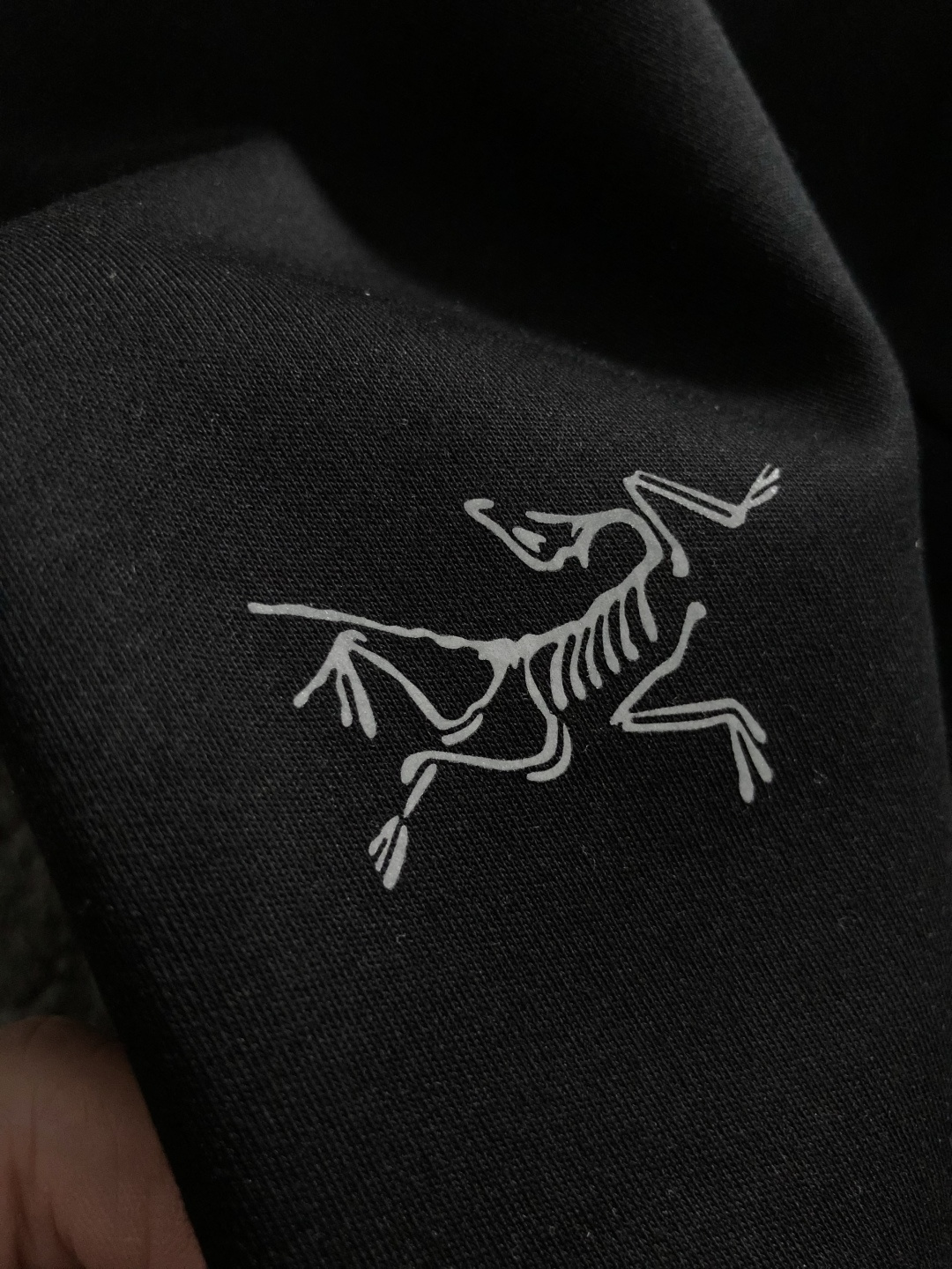 Szn*拉绒版型M-xxxl2025秋冬圆领打底衫，以字母元素点缀为主调，融入字母元素，打破传统卫衣的单