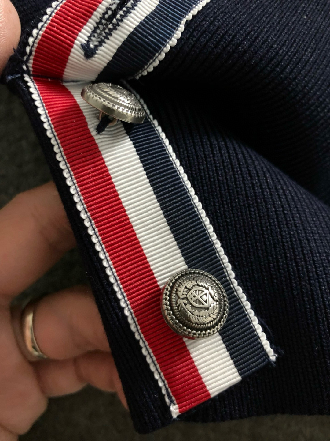 Tb*合身版型M-XXXL2025秋冬经典三杠针织羊毛纽扣外套，精致工艺专柜面料，顶级元素融合打造，3标