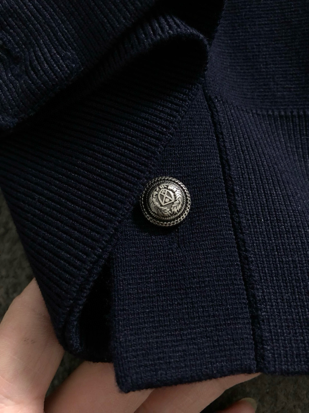 Tb*合身版型M-XXXL2025秋冬经典三杠针织羊毛纽扣外套，精致工艺专柜面料，顶级元素融合打造，3标