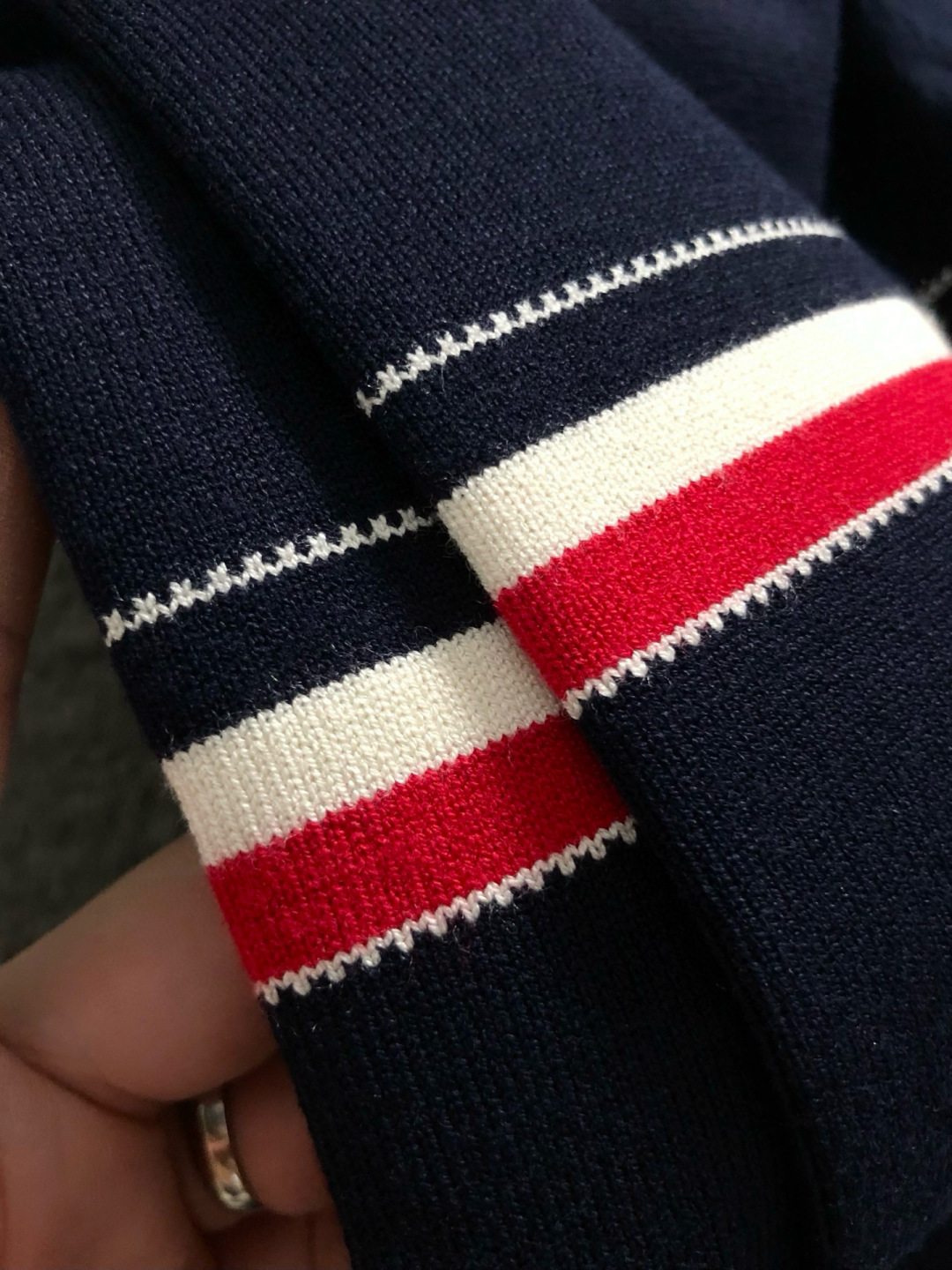 Tb*合身版型M-XXXL2025秋冬经典三杠针织羊毛纽扣外套，精致工艺专柜面料，顶级元素融合打造，3标