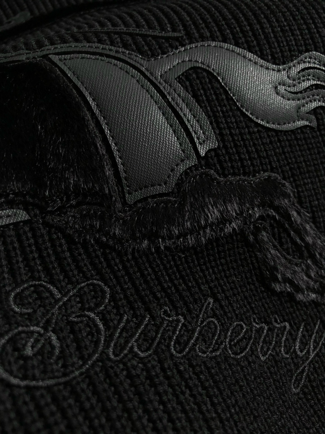 BBR*合身版型M-XXXL2025秋冬云柔系列针织面料拼接贴皮马毛融合内里拉绒时尚百搭圆领卫衣长袖，精