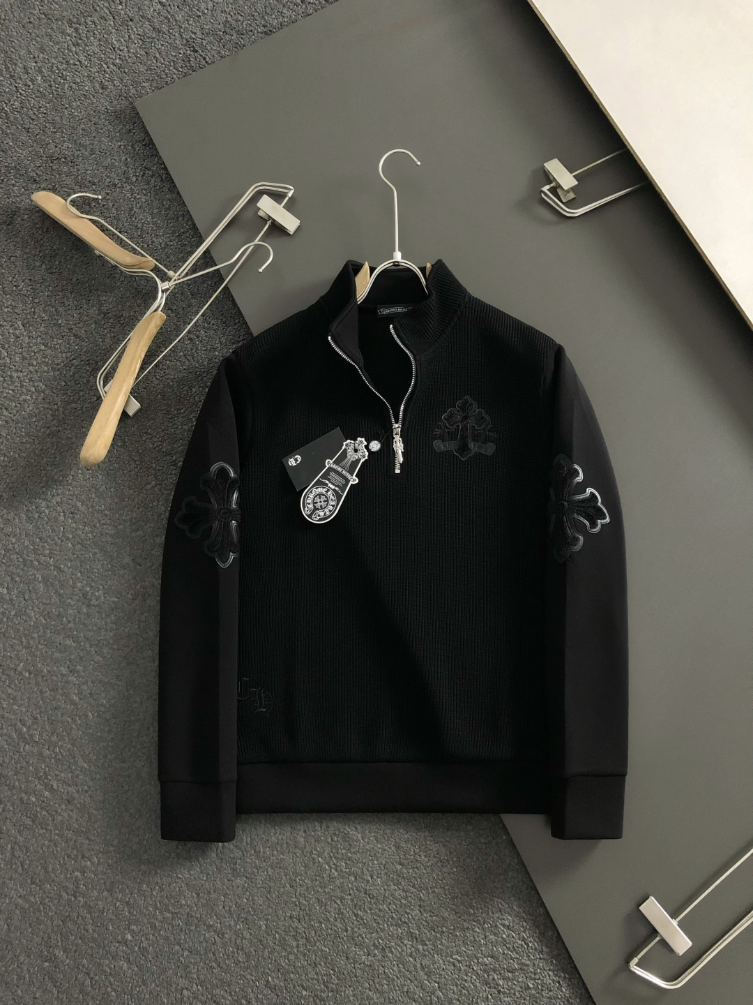 BBR*合身版型M-XXXL2025秋冬云柔系列针织拼接款十字马毛融合内里拉绒时尚百搭圆领卫衣长袖，精致