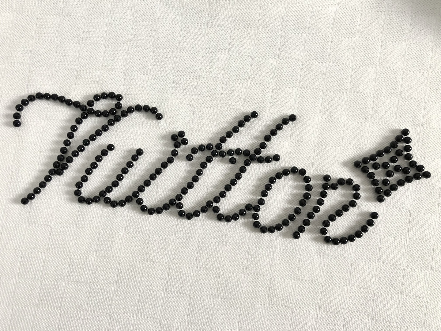 L牌*正码正牌S-Xl2026春夏短袖，棋盘格百搭为主调，巧妙融烫钻排列元素，打破传统短袖的单调感，彰显