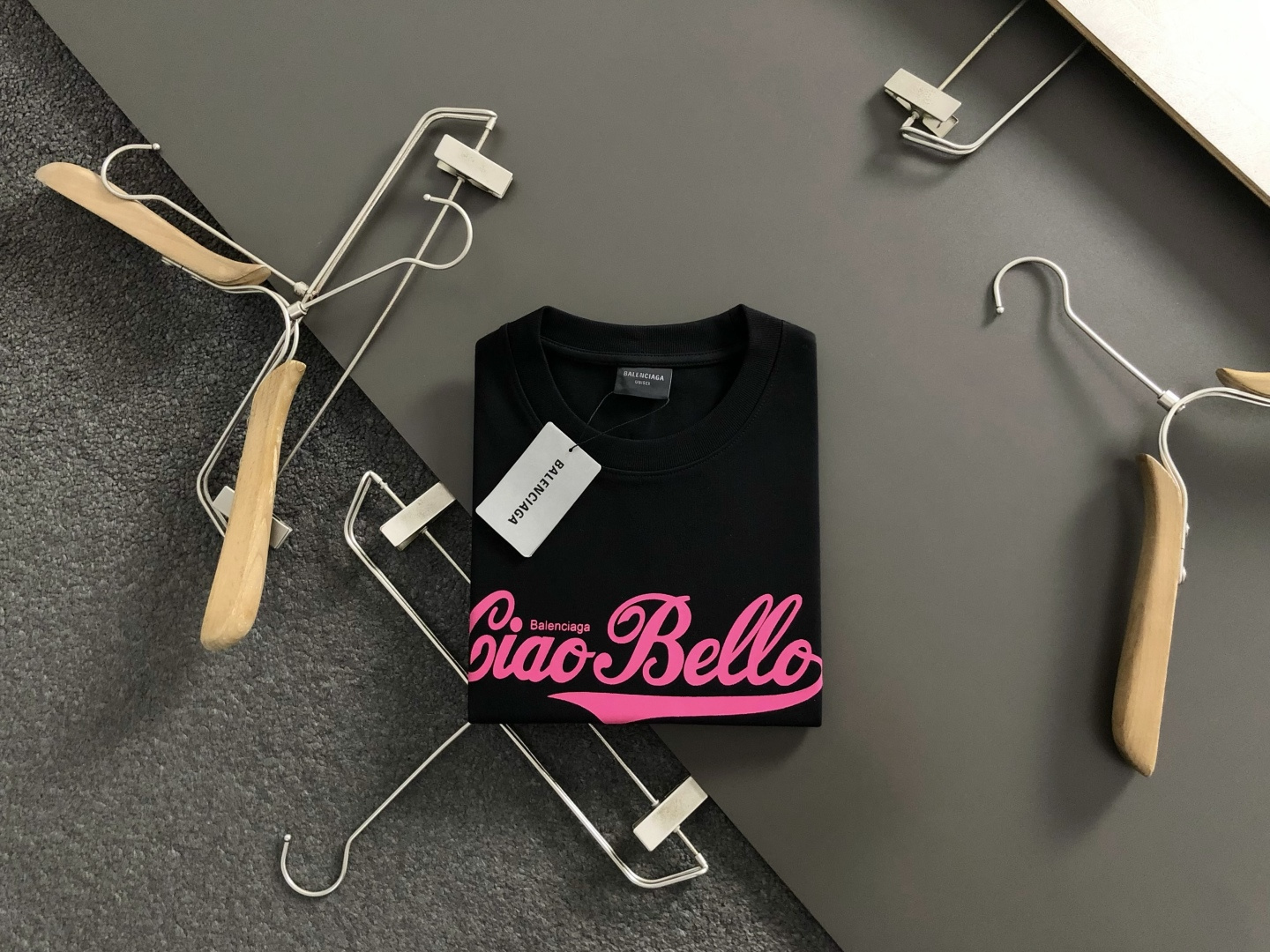 NO:660948,Ba* card code shot small S-XXl 26 spring and summer letter pink printed trendy brand short sleeves, exquisite crafts counter fabrics, top-notch elements are integrated to create, 3 standards complete, trendy men's fashion, both upper body comfort and existence are unparalleled, it can be said to be a must-have in summer 170-135 (s) 175-150 (M) 178-160 (L) 180-170 (XL)  180-180(XXL),,T-shirt, 19860909Ba*卡码拍小S-XXl 26春夏字母粉色印花潮牌短袖,精致工艺专柜面料,顶级元素融合打造,3标齐全,潮男时尚,无论是上身舒适度还是都是无可比拟的存在,可以说是夏日必备 170-135(s)175-150(M) 178-160(L)180-170(XL) 180-180(XXL),,T-shirt, ,Men's clothing