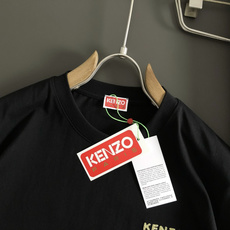 Kenz*正码正拍S-Xl2026春夏短袖,以金线刺绣为主调,巧妙融入金线花朵元素,打破传统短袖的单调感 Kenz*正码正拍S-Xl2026春夏短袖,以金线刺绣为主调,巧妙融入金线花朵元素,打破传统短袖的单调感