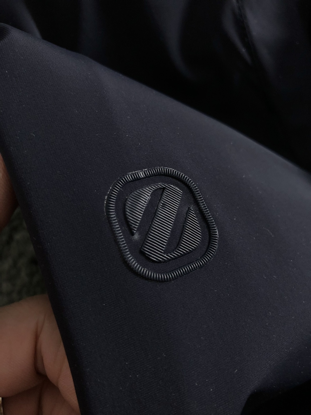 Za*正码正拍M-xxxl2026春夏短袖，以黑灰撞色百搭字母Z主调，巧妙融入老钱面料元素，打破传统短袖