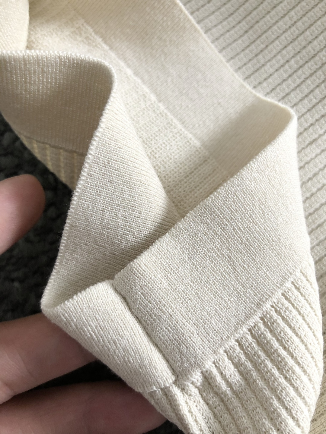 Loro piana*卡码拍小M-xxxl2026春夏短袖，以纯色百搭海鸥领主调，巧妙融入条纹面料元素，