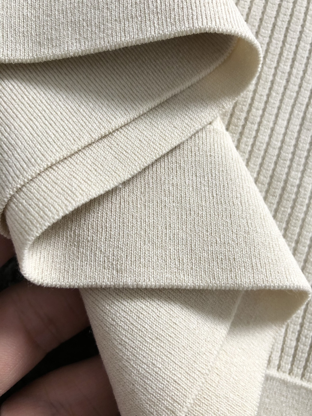 Loro piana*卡码拍小M-xxxl2026春夏短袖，以纯色百搭海鸥领主调，巧妙融入条纹面料元素，