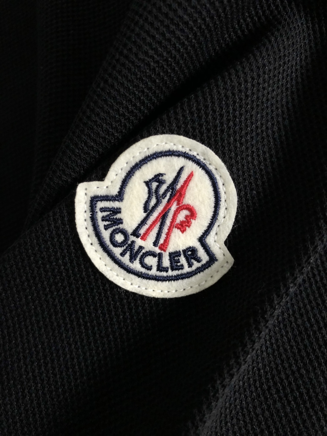 mon*正码正牌M-xxxl2026春夏短袖，以花朵滨湖字母刺绣主调，巧妙Polo领口提花元素，打破传统