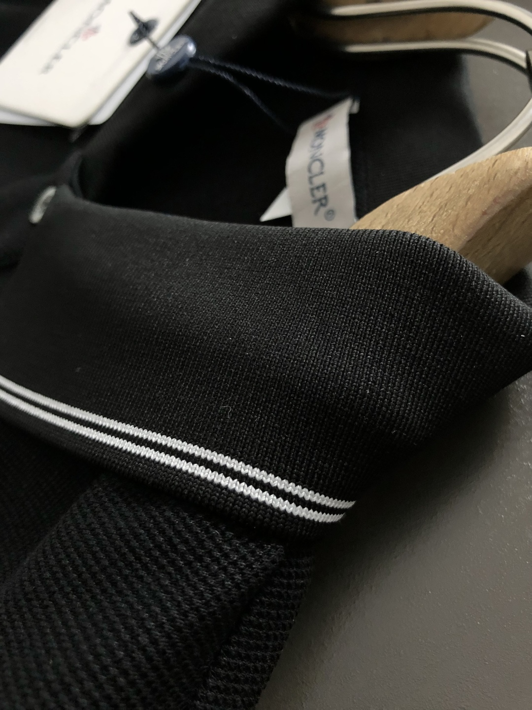 mon*正码正牌M-xxxl2026春夏短袖，以花朵滨湖字母刺绣主调，巧妙Polo领口提花元素，打破传统