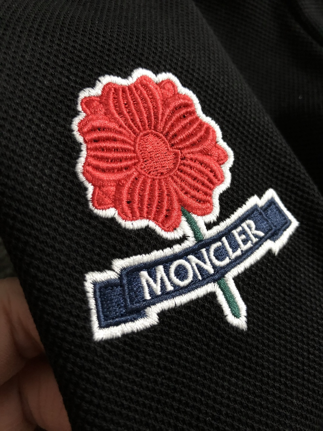 mon*正码正牌M-xxxl2026春夏短袖，以花朵滨湖字母刺绣主调，巧妙Polo领口提花元素，打破传统