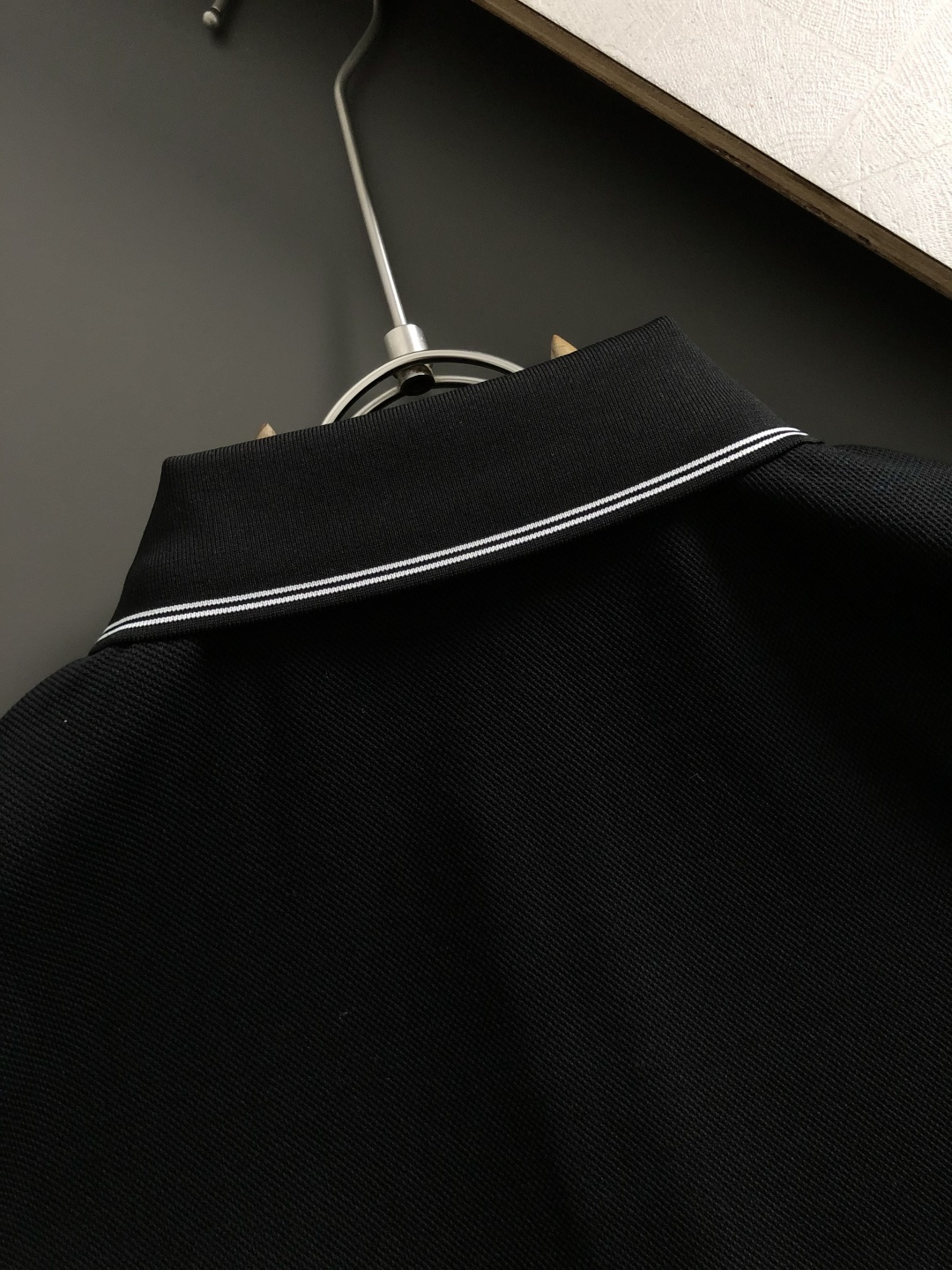 mon*正码正牌M-xxxl2026春夏短袖，以花朵滨湖字母刺绣主调，巧妙Polo领口提花元素，打破传统