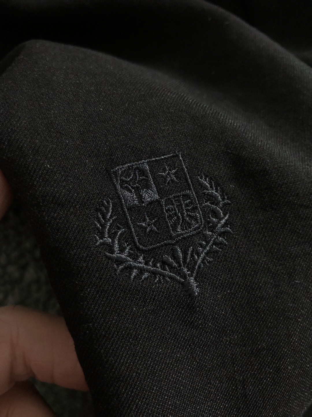 Loro piana*卡码拍小m-xxxl2026春夏短袖，以老钱风纯色百搭金属扣为主调，巧妙专柜五金元