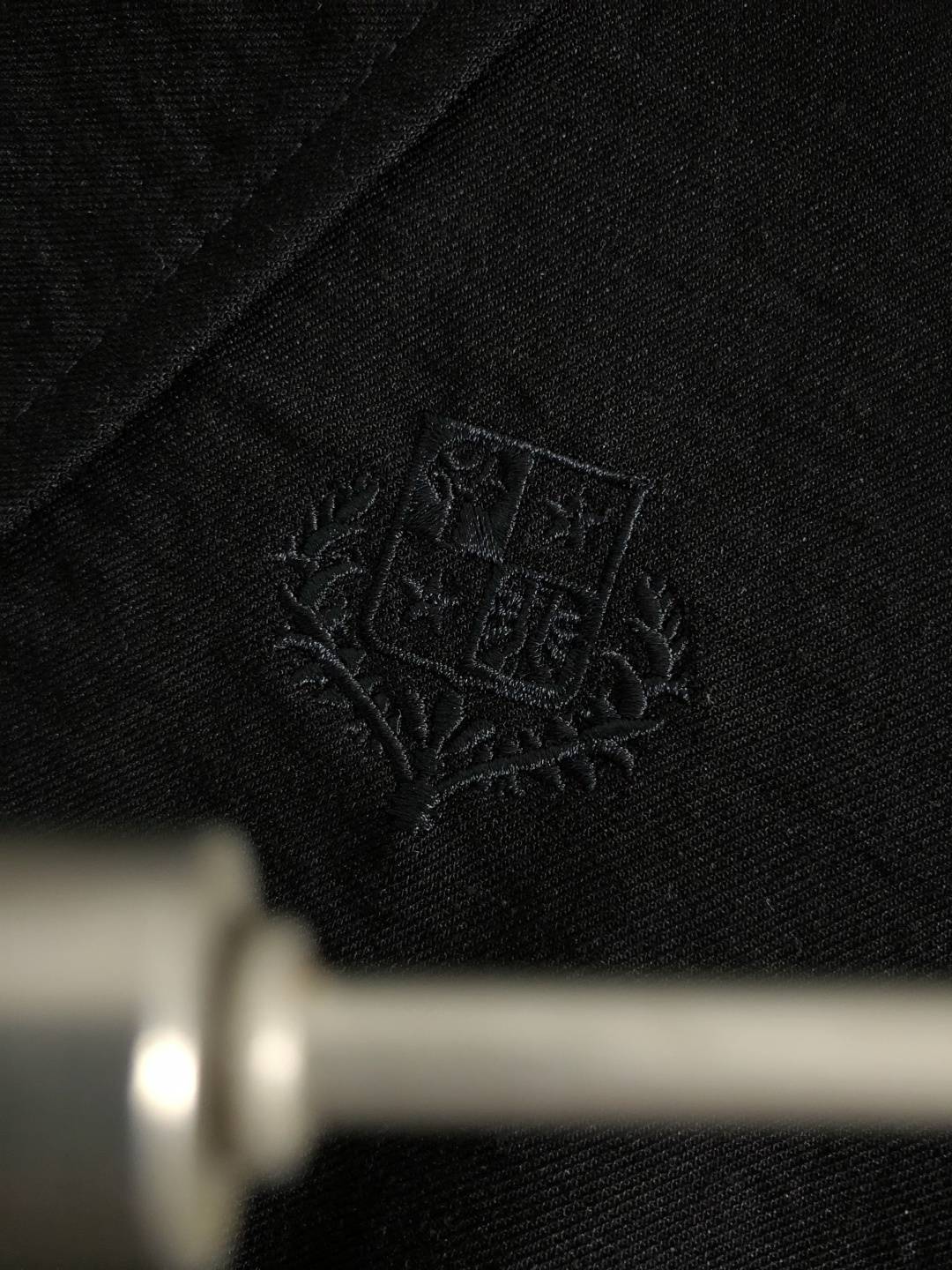 Loro piana*卡码拍小m-xxxl2026春夏短袖，以老钱风纯色百搭金属扣为主调，巧妙专柜五金元