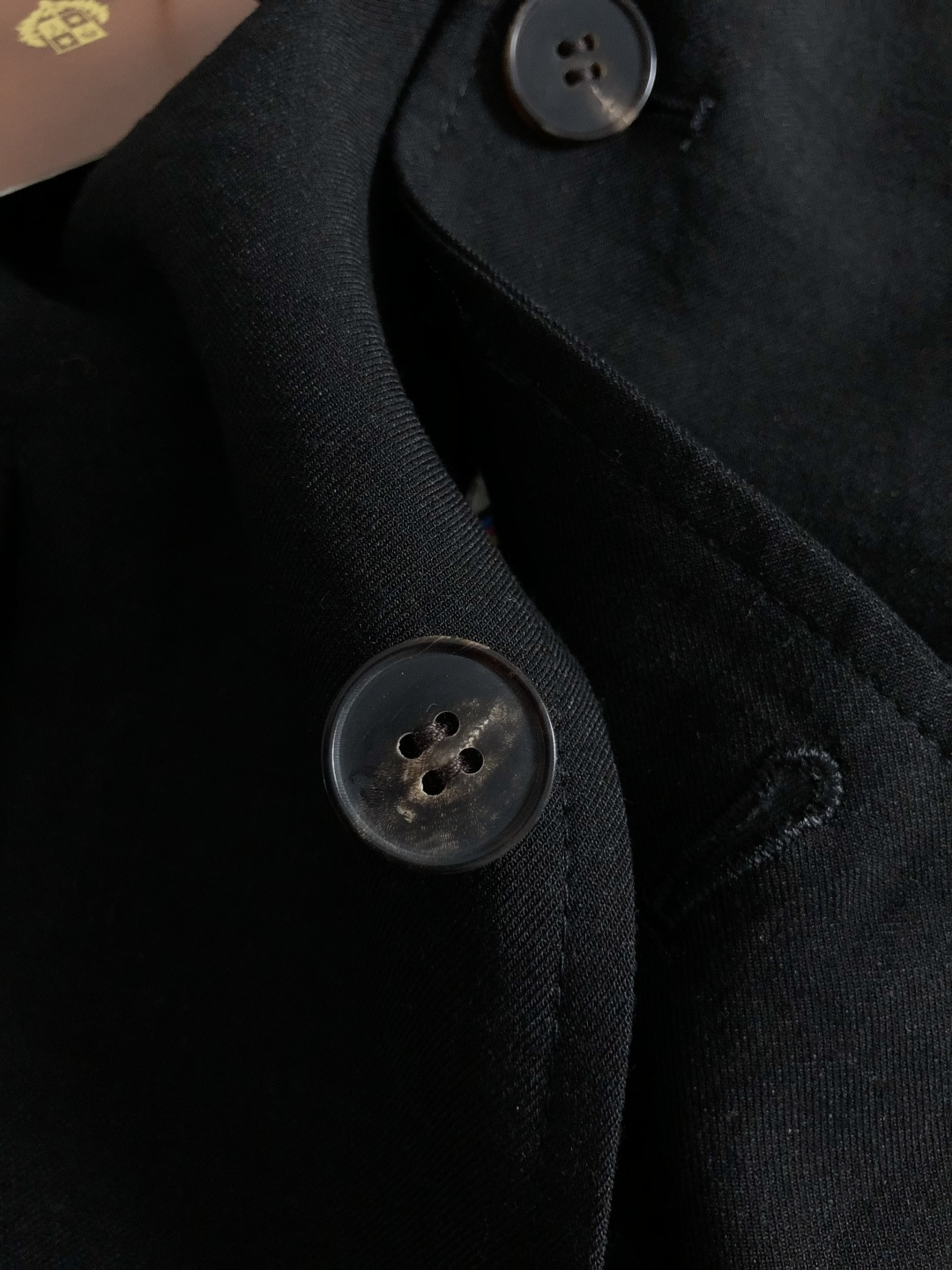 Loro piana*卡码拍小m-xxxl2026春夏短袖，以老钱风纯色百搭金属扣为主调，巧妙专柜五金元
